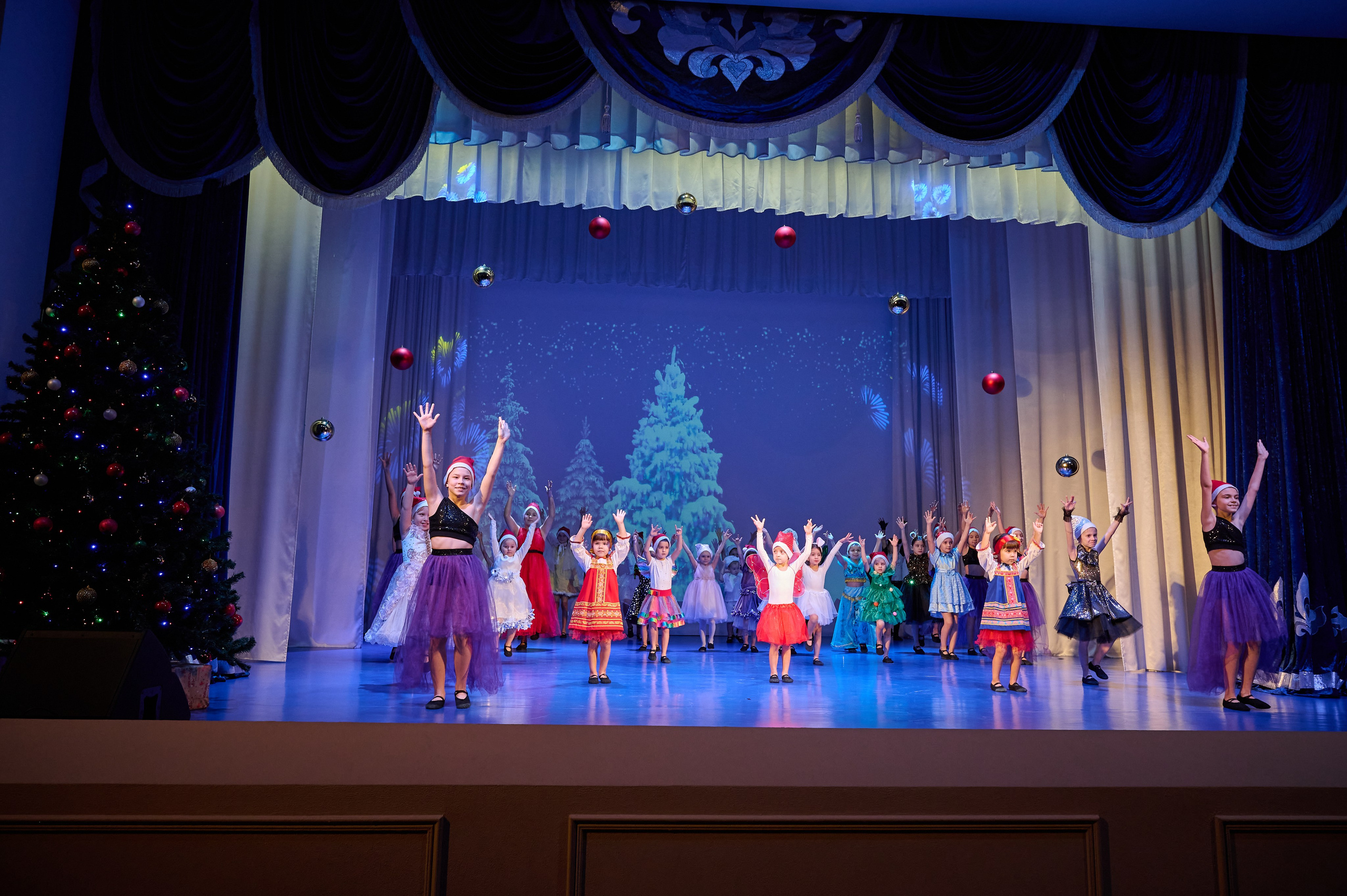 Концерт в ДК Марьина роща. Жизнь курорта Кабардинка в фотографиях