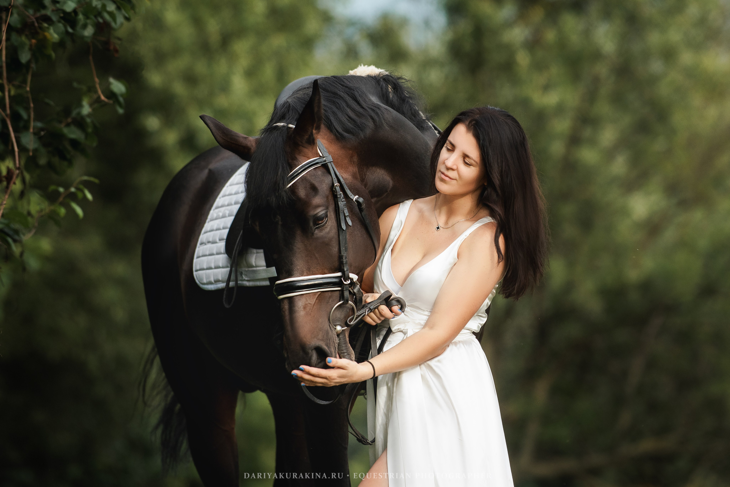 Юля и Декупаж — Поле. Конный фотограф Куракина Дарья • Фотосессии с лошадьми