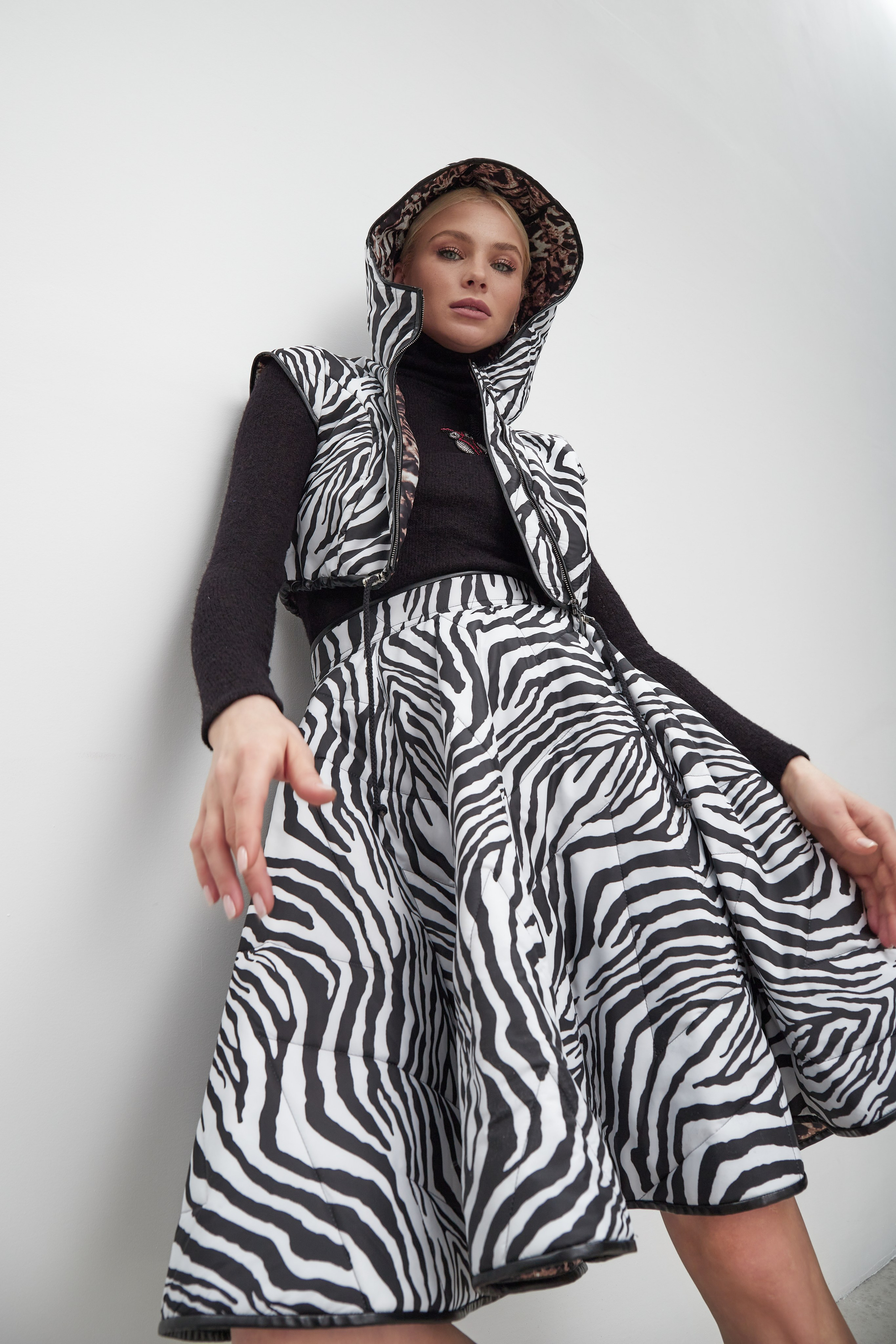 "Профессиональная каталожная фотосъемка товаров для e-commerce и интернет-магазинов""Высококачественная каталожная съемка одежды и аксессуаров с белым фоном""Рекламная каталожная фотосъемка для маркетинга продуктов и брендов""Студийная каталожная съемка с детальной проработкой текстур и материалов""Коммерческая каталожная фотосъемка для каталогов и онлайн-платформ""Фотография каталожной съемки с акцентом на дизайн и презентацию товаров""Предметная каталожная съемка для увеличения продаж в e-commerce""Профессиональная каталожная фотосъемка с использованием студийного освещения""Рекламные фото каталожной съемки для сайтов и социальных сетей""Высокоточная каталожная съемка товаров для презентаций и брошюр""Каталожная фотосъемка высокого разрешения для онлайн-магазинов""Коммерческая каталожная съемка с фокусом на качество и детализацию""Студийная каталожная фотосъемка для брендов и ритейла""Фотографии каталожной съемки для маркетинговых кампаний""Профессиональная каталожная съемка для каталогов и увеличения конверсии" "Профессиональная съемка на модели для модных брендов и рекламы""Высококачественная фотосъемка на модели с креативным освещением и позами""Рекламная съемка на модели для каталогов одежды и аксессуаров""Студийная съемка на модели с акцентом на стиль и индивидуальность""Коммерческая фотосъемка на модели для fashion-индустрии""Фотография съемки на модели с профессиональным ретуши для журналов""Модная съемка на модели для продвижения бренда и коллекций""Профессиональная съемка на модели с использованием естественного света""Рекламные фото съемки на модели для социальных сетей и веб-сайтов""Высокоточная фотосъемка на модели для портфолио и презентаций""Съемка на модели высокого разрешения для модных кампаний""Коммерческая съемка на модели с фокусом на тренды и дизайн""Студийная фотосъемка на модели для e-commerce и маркетинга""Фотографии съемки на модели для брендов и увеличения продаж""Профессиональная модная съемка на модели для каталогов и рекламы"