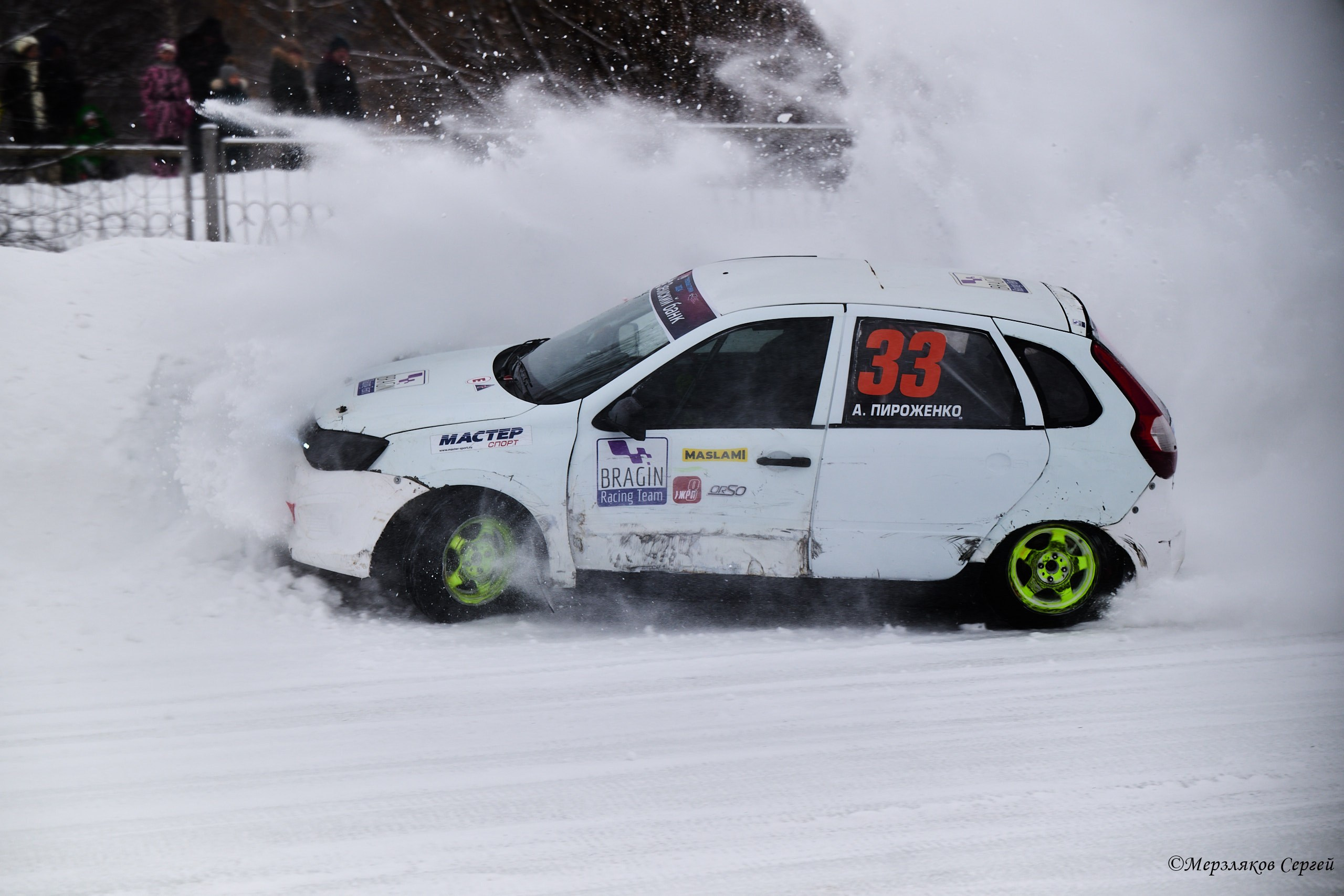Трековые автогонки на льду Чемпионат России. Спортивный репортажный фотограф в Ижевске Сергей Мерзляков