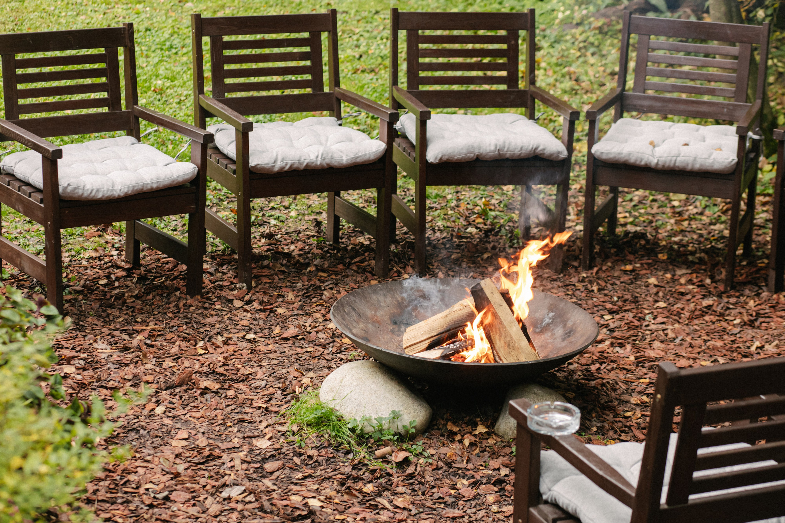 B U R G U N D Y. H O M E