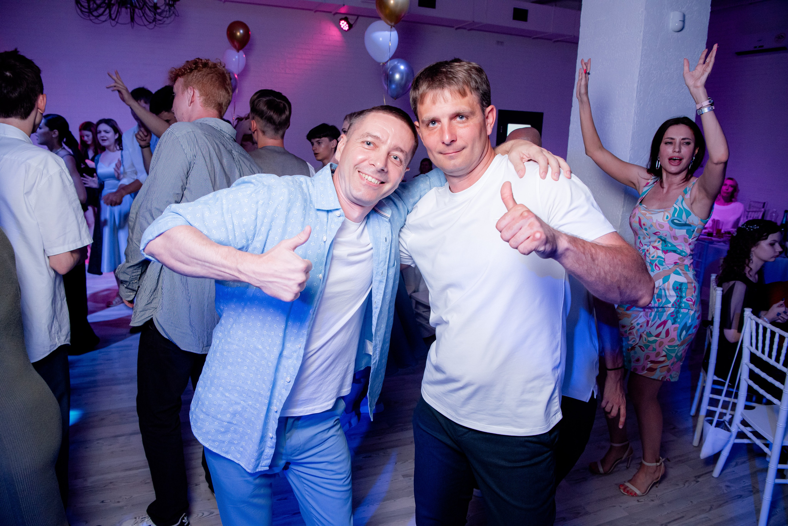 30 Школа. Вручение и Банкет. ДК Юбилейный и Банхоф. Фотограф в Волгограде и Волжском Александр Горбань