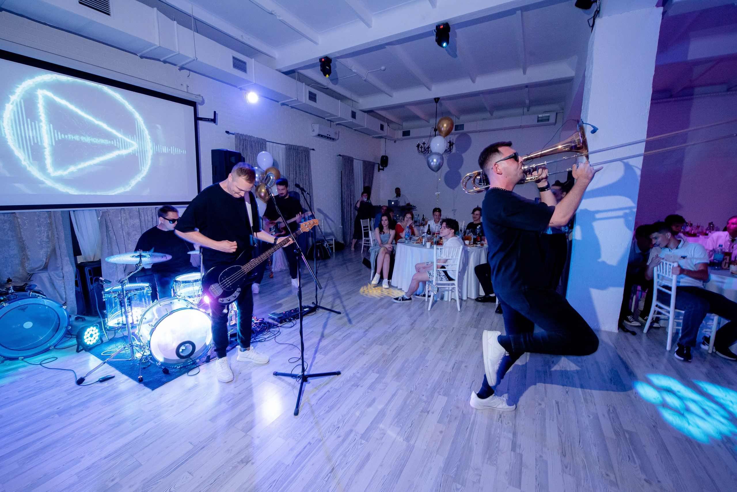 30 Школа. Вручение и Банкет. ДК Юбилейный и Банхоф. Фотограф в Волгограде и Волжском Александр Горбань