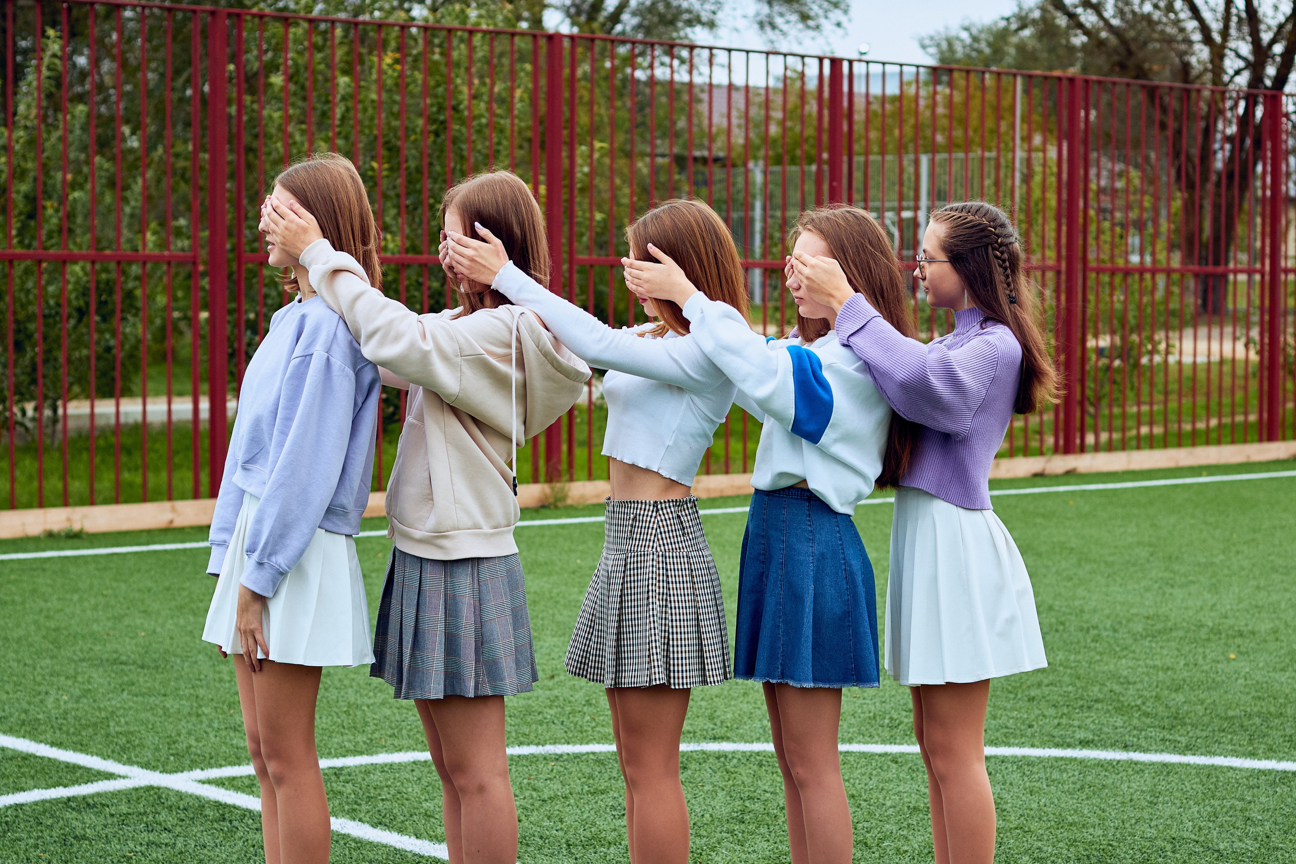 Примеры одежды для уличной групповой съемки. Выпускные альбомы в Ставрополе