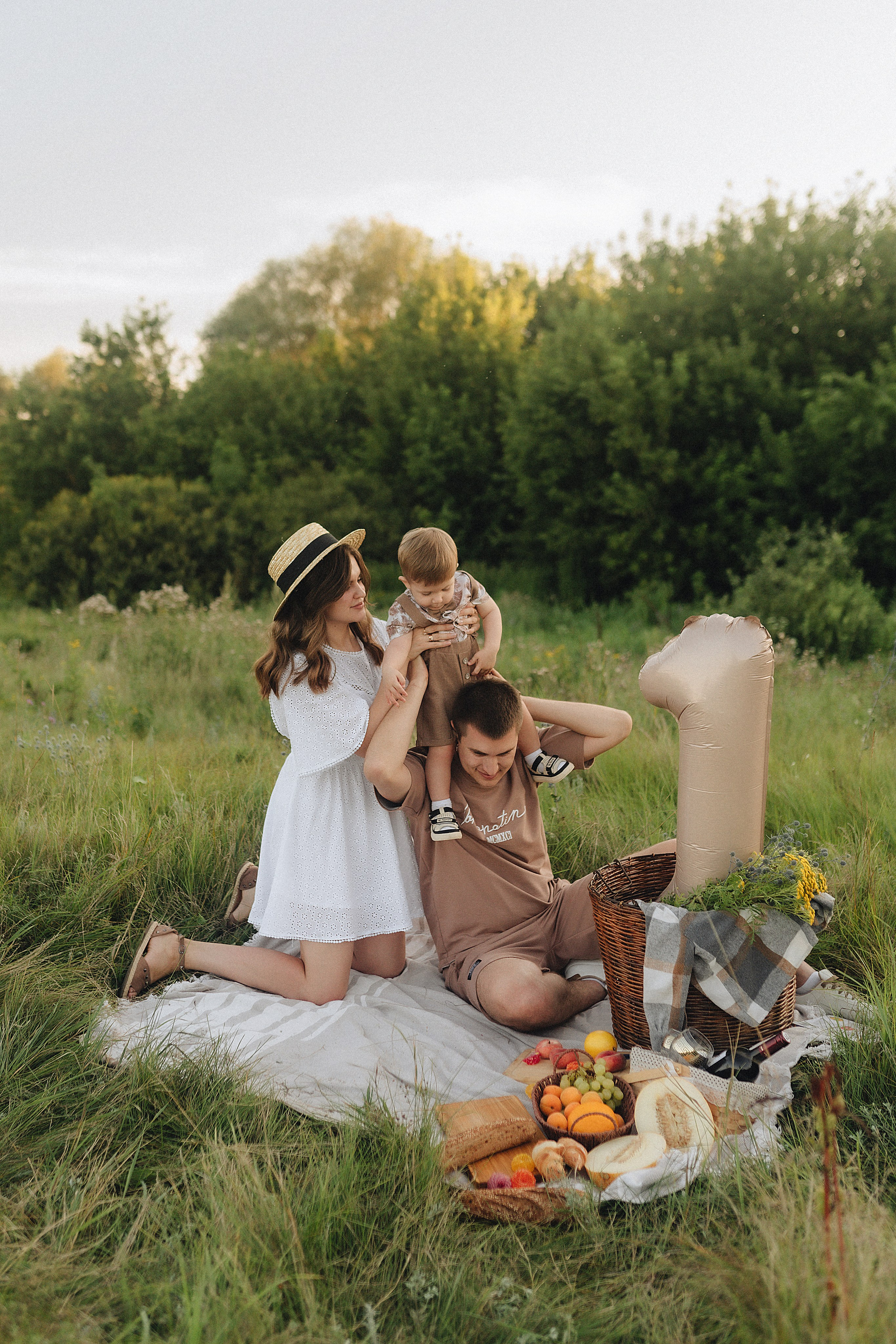 Светлана, Сергей и Женя | Семейная съемка на закате. Фотограф Карина Шмулёва. Воронеж и область