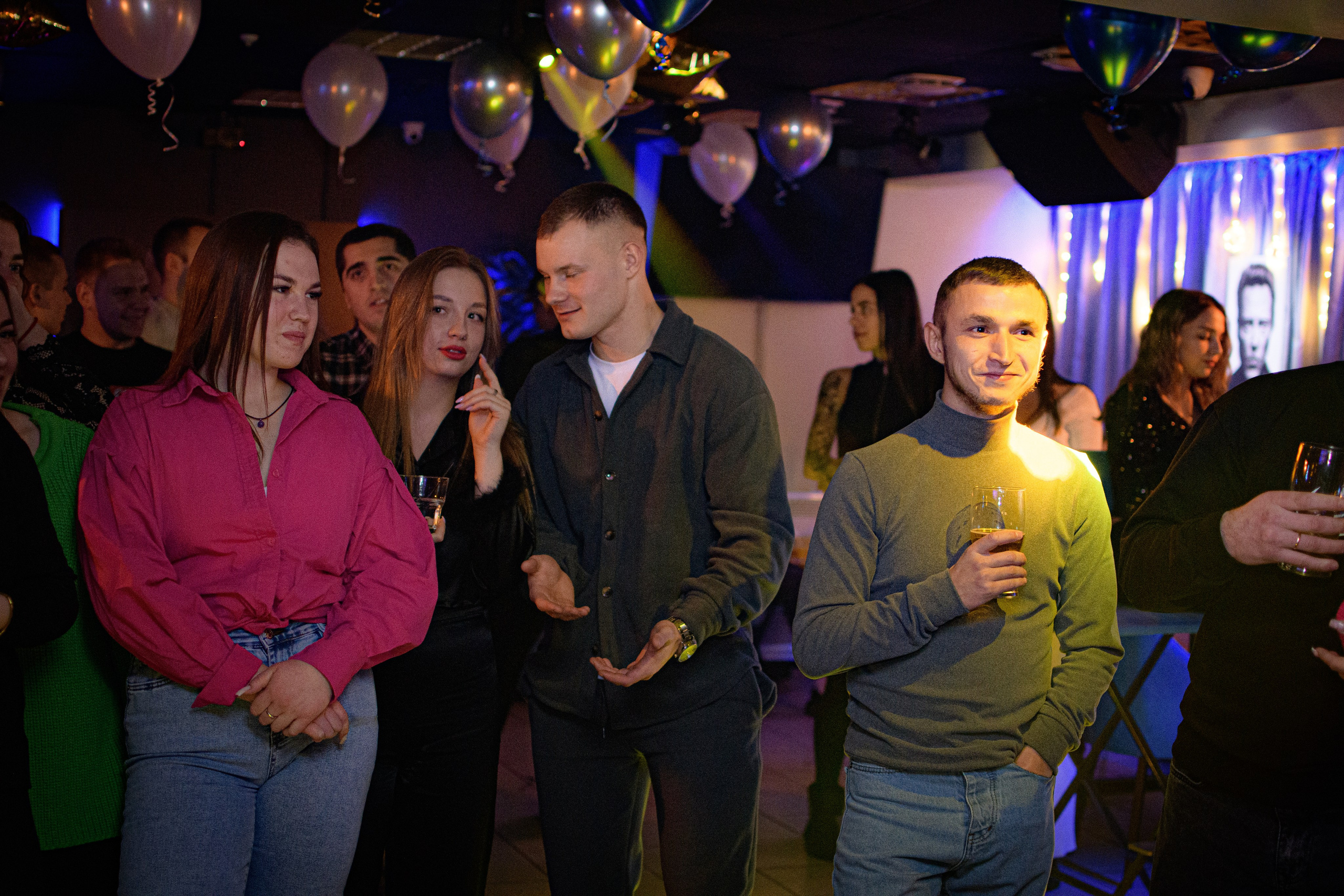 HOLLYWOOD / 6 YEARS. Photokarish