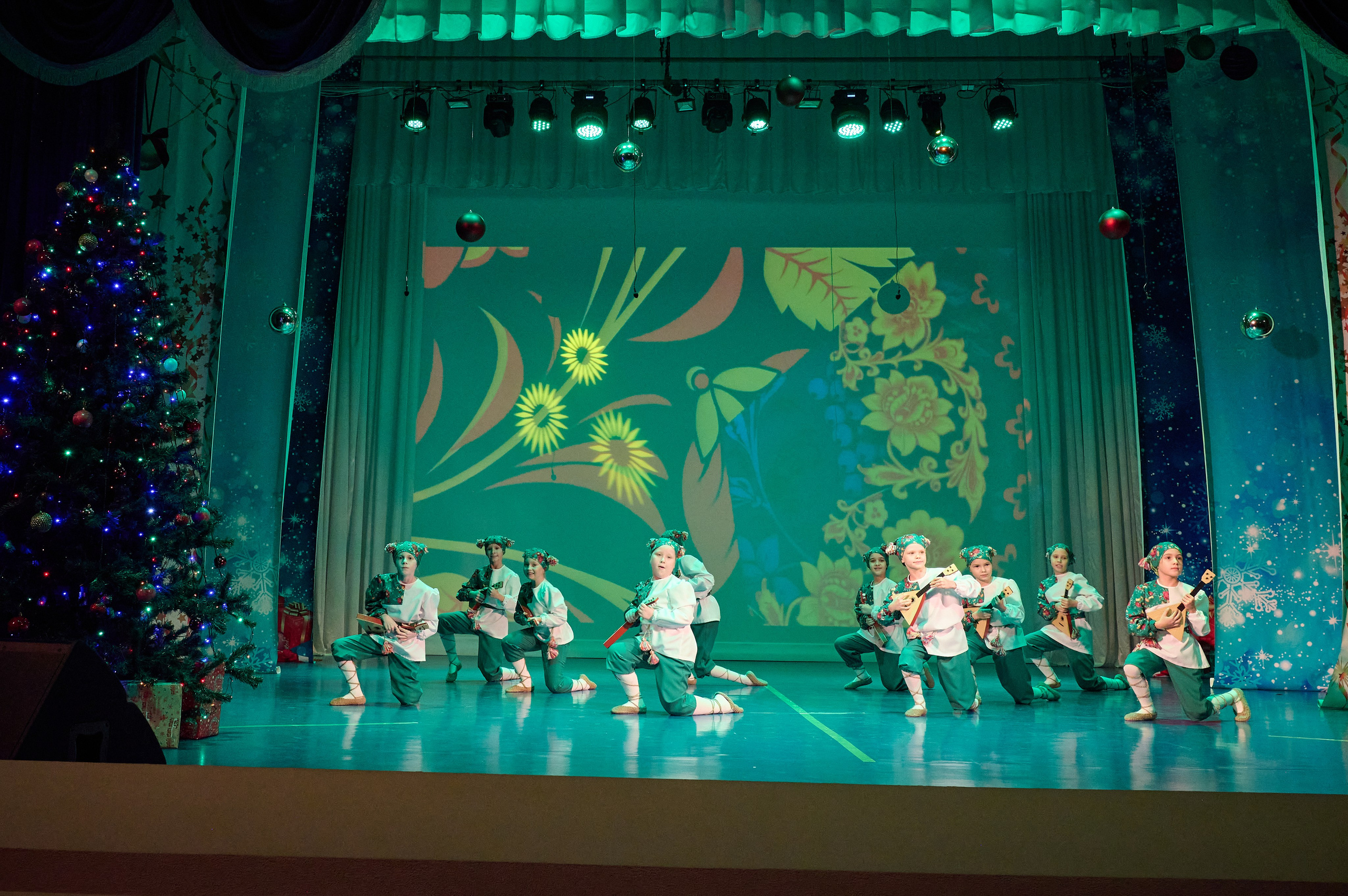 НГ концерт в Марьиной роще. Жизнь курорта Кабардинка в фотографиях