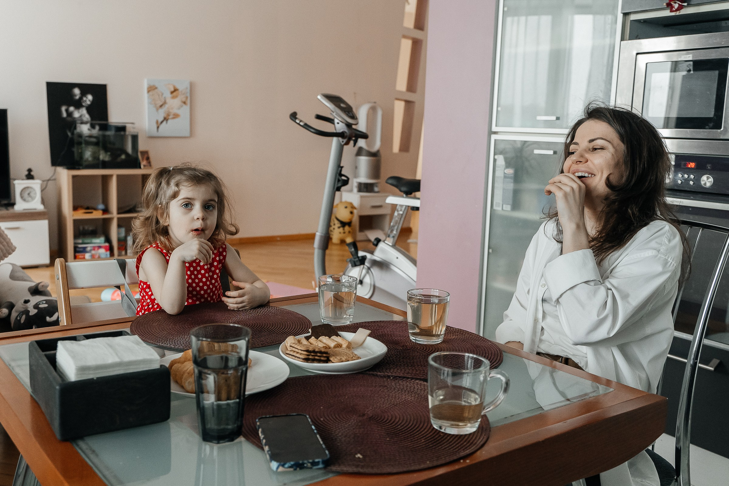 Катя и Ева семейная съемка. Семейный видеограф и фотограф Соснина Марина