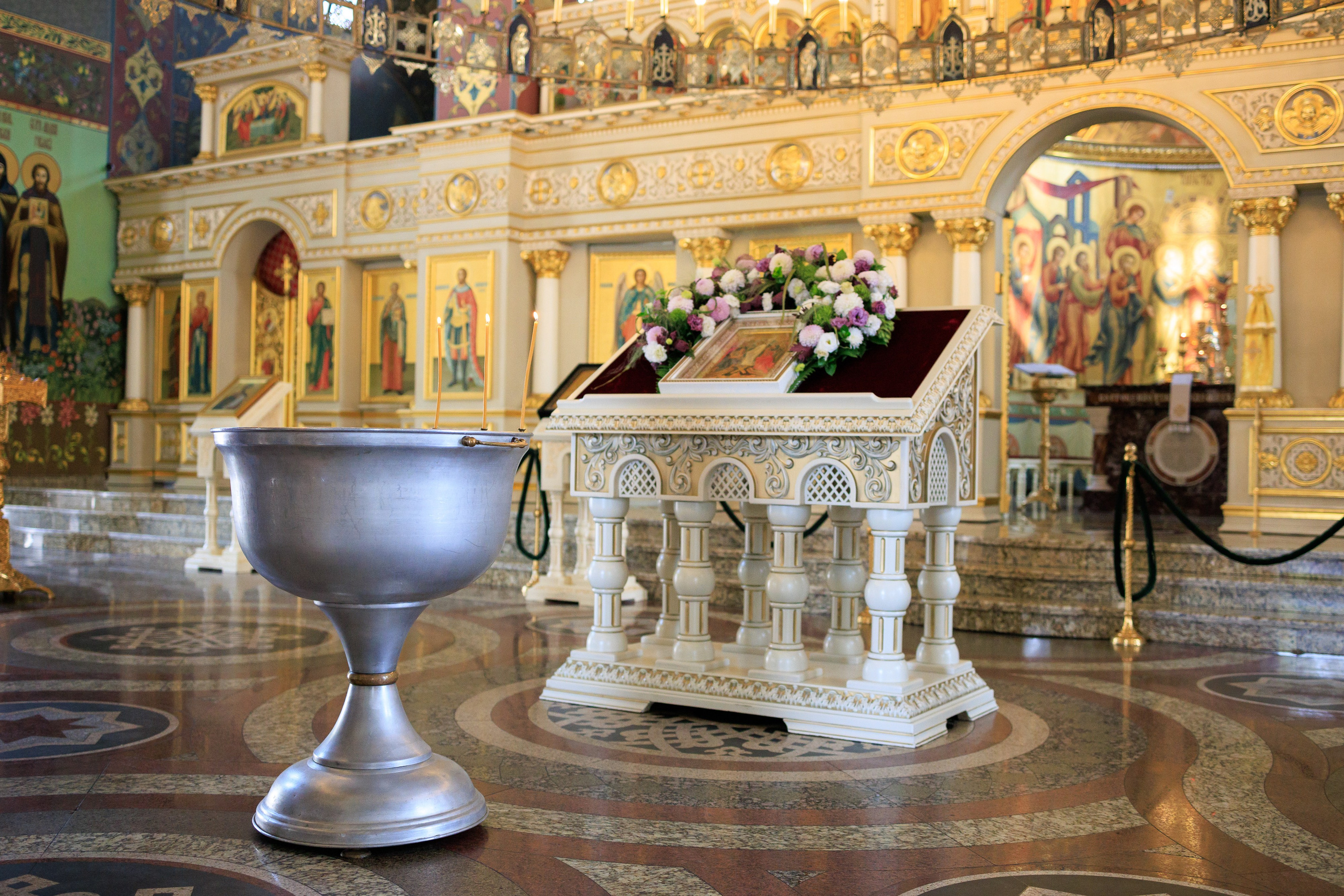 Фотосъёмка таинства крещения и крестин в городах Я фотограф снимающий венчания в городах Минеральные Воды, Пятигорск, Кисловодск, Ессентуки,. Репортажный и свадебный фотограф Пятигорск и КМВ