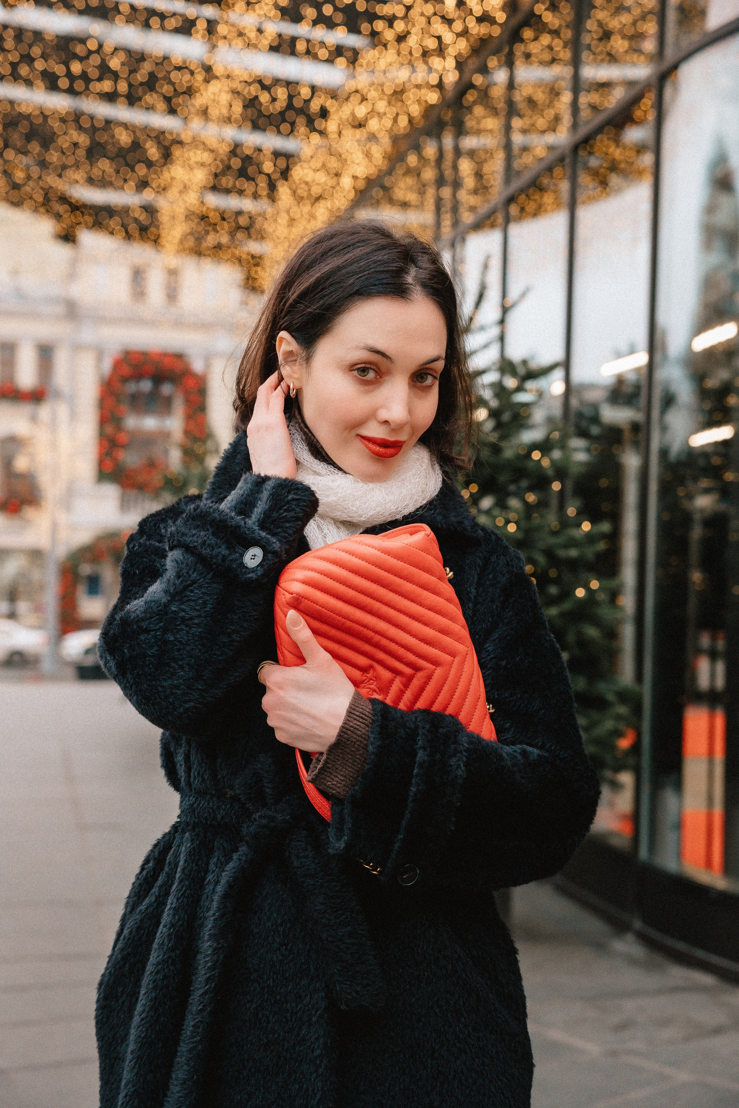 ОЛЯ. Я фотограф из Москвы к Вашим услугам