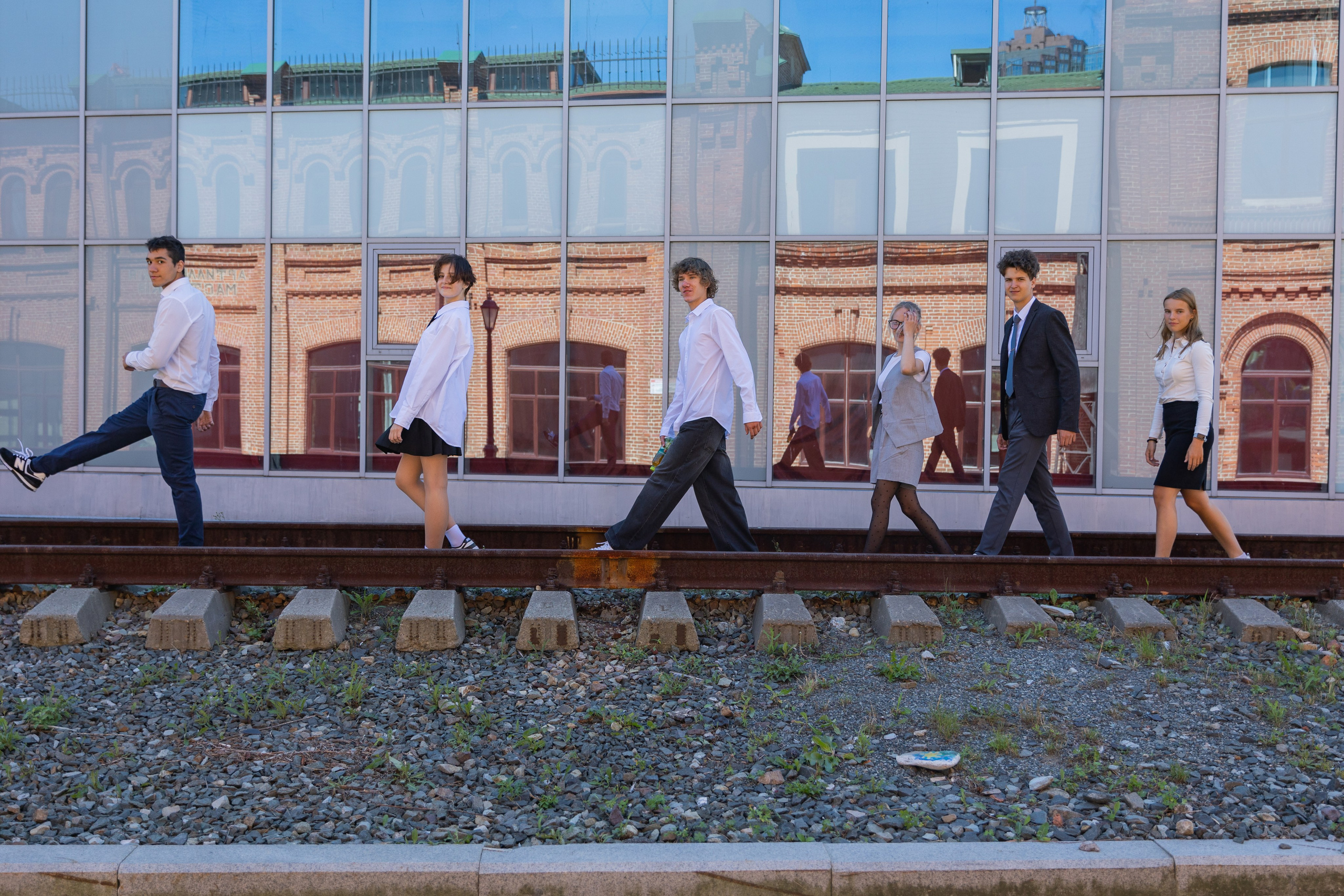 Идея для групповой фотографии, групповой снимок. школьная, фотосессия, выпускной, альбом, владивосток, приморский, край, современные, выпускные, альбомы, дальний, восток, портрет, школа, фотосессия, девушка, парень, ученик, школьник, фотограф,  корабельная набережная