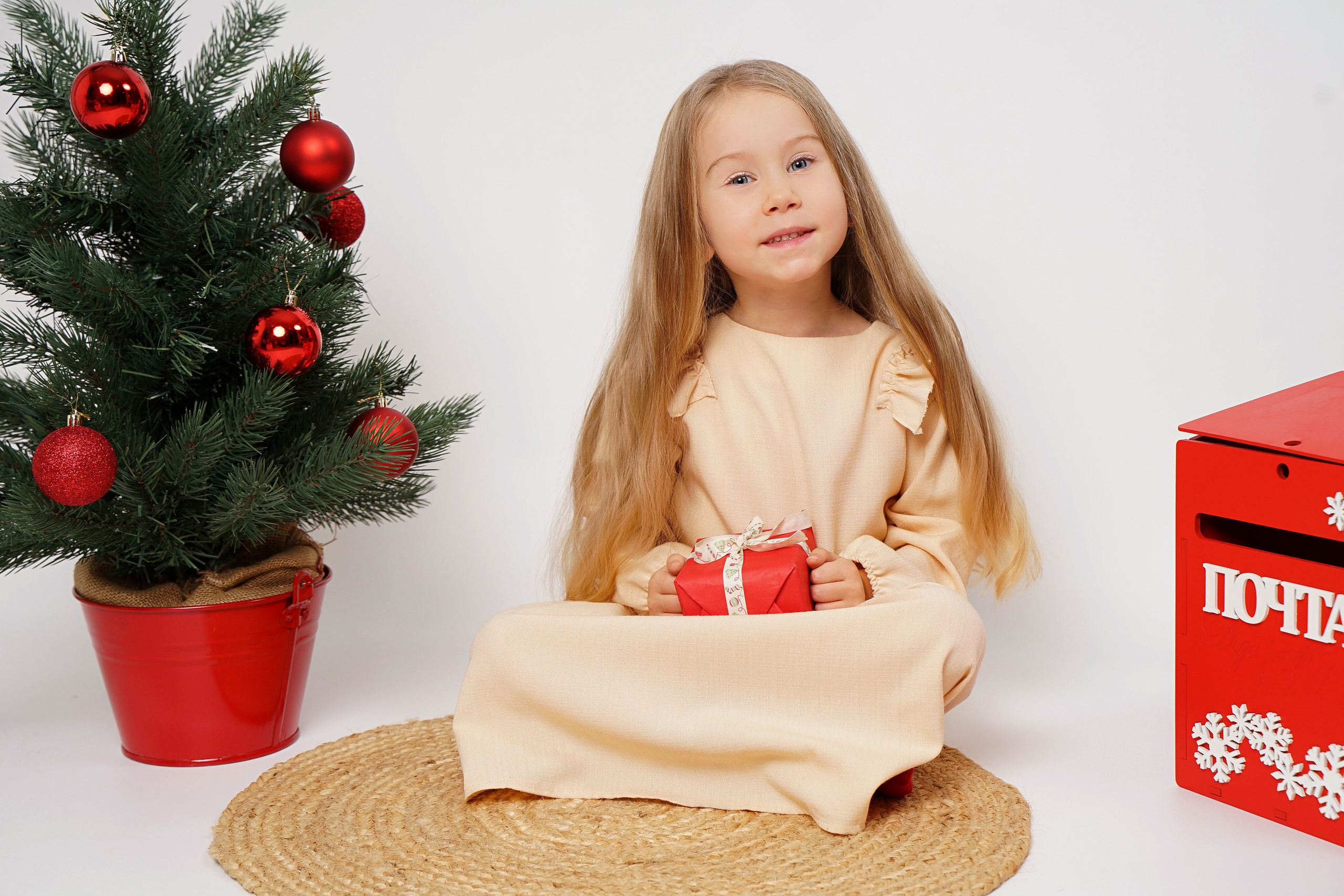 Новогдняя светлая. Студия детской фотографии