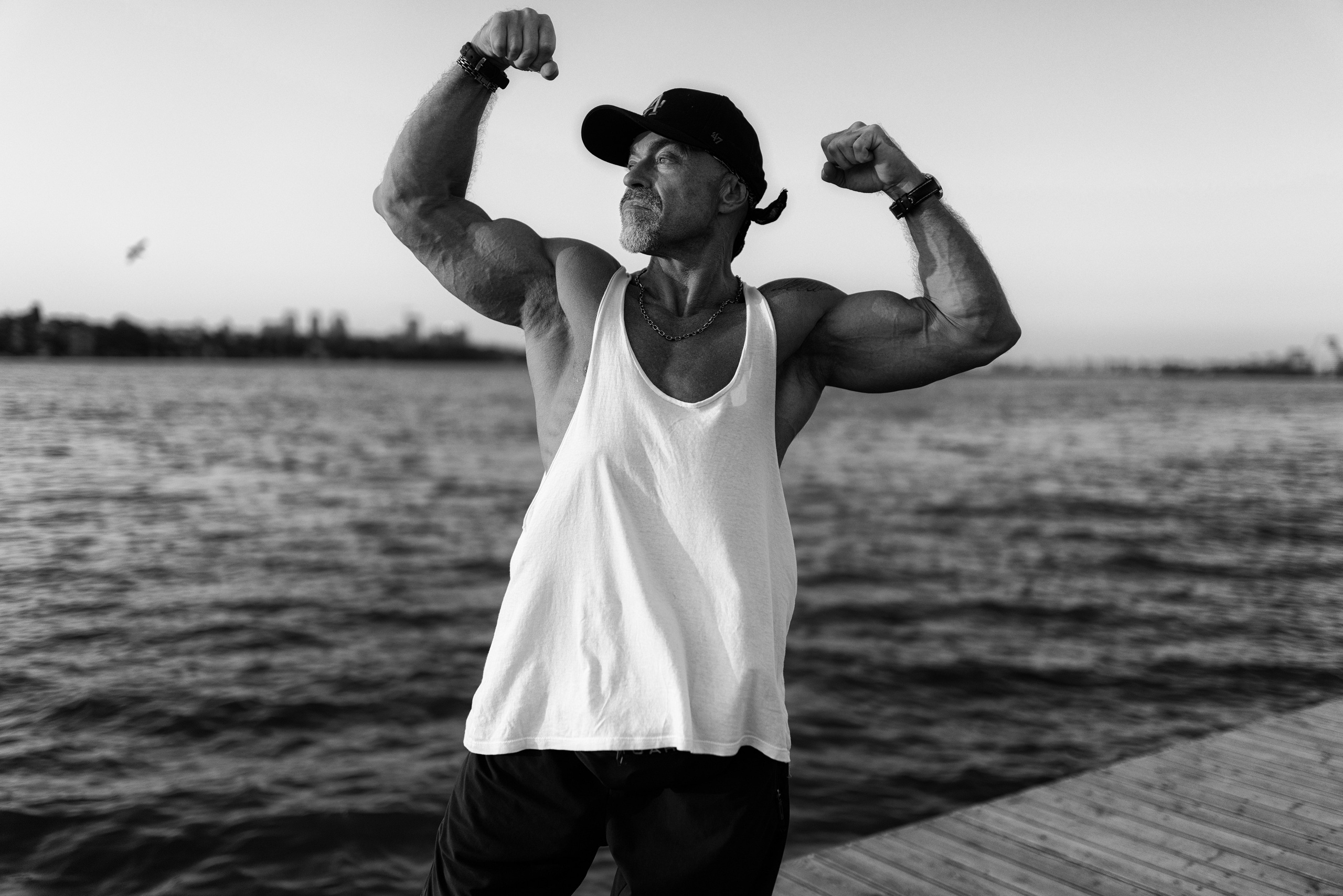 Фотосет на улице и спортплощадке с Александром для контента. Дмитрий Шульгин, портретный фотограф в Воронеже