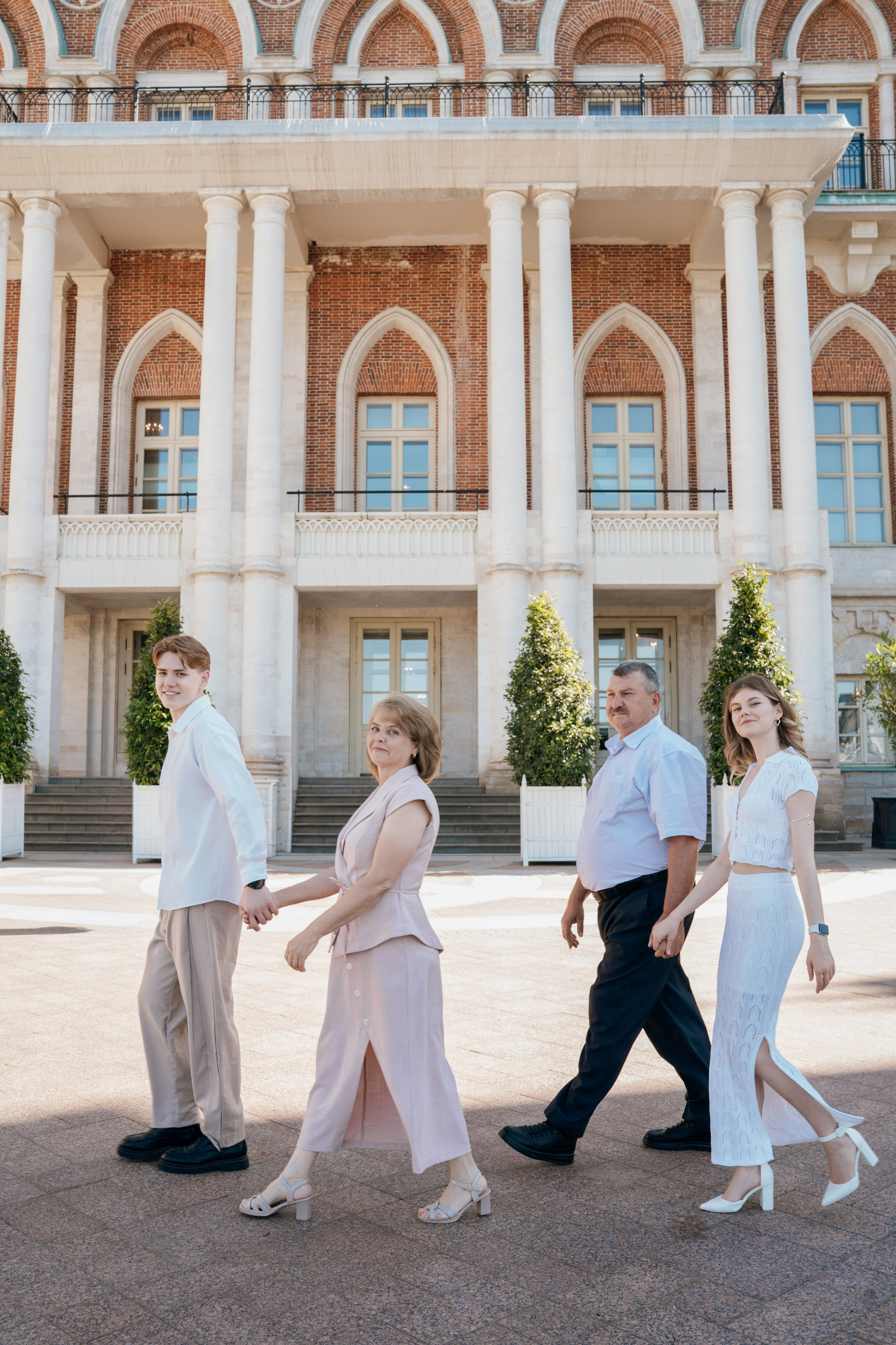 Прогулка в Царицыно. Фотограф/рилсмейкер в Москве и МО. Свадьбы, индивидуальные съемки, лавстори, беременность, мероприятия, бренды