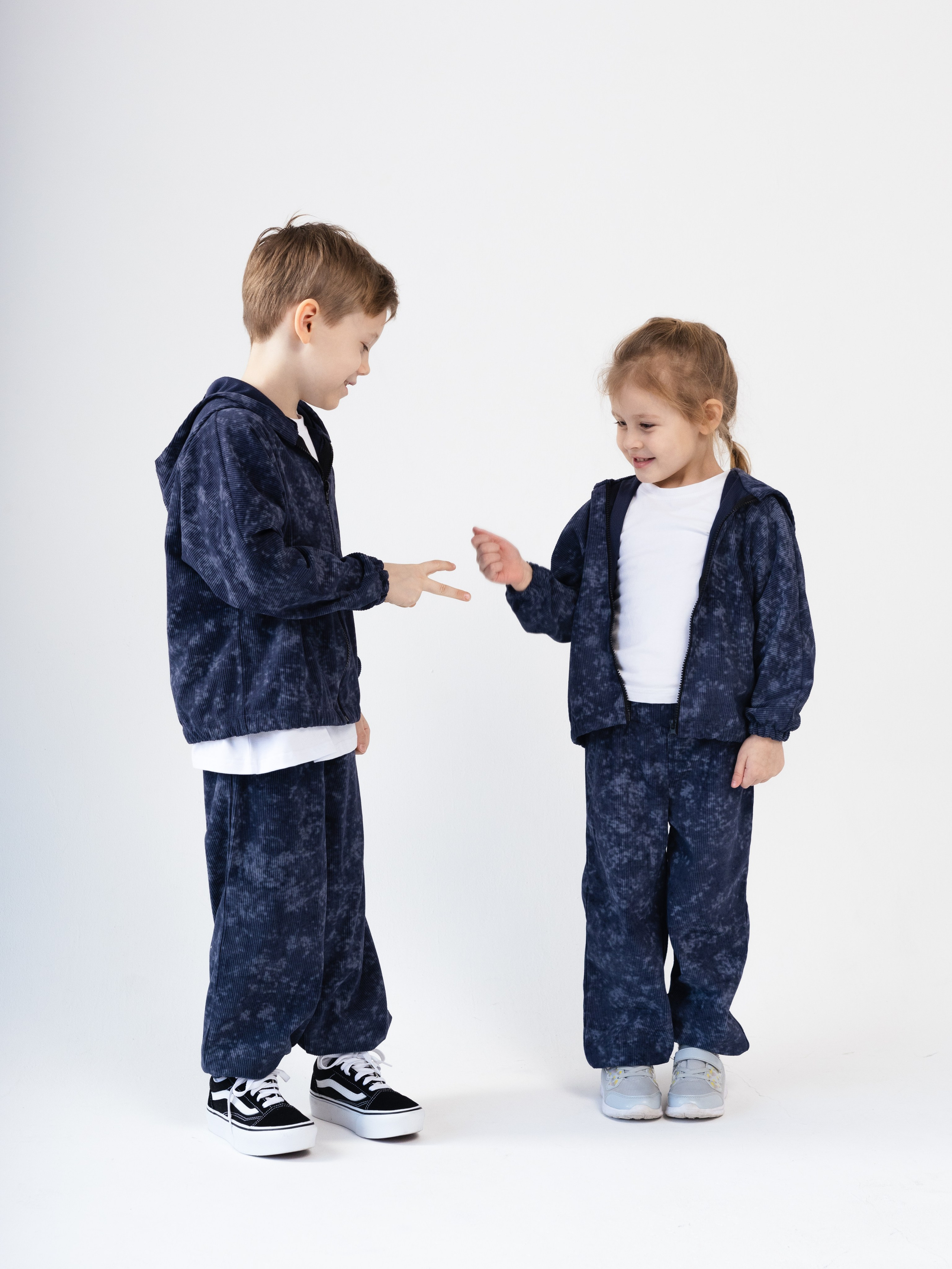 Tiny Bestie костюмы. Фотограф Иван Косарев