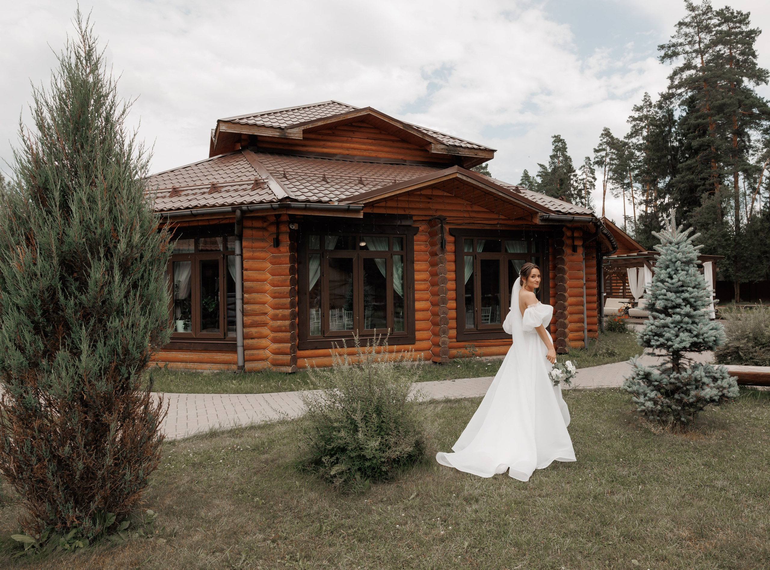 Полина и Дмитрий, загородный клуб «Барин», ЗАГС в г. Пушкино. Свадебный и репортажный фотограф (Москва, Королев и другие)