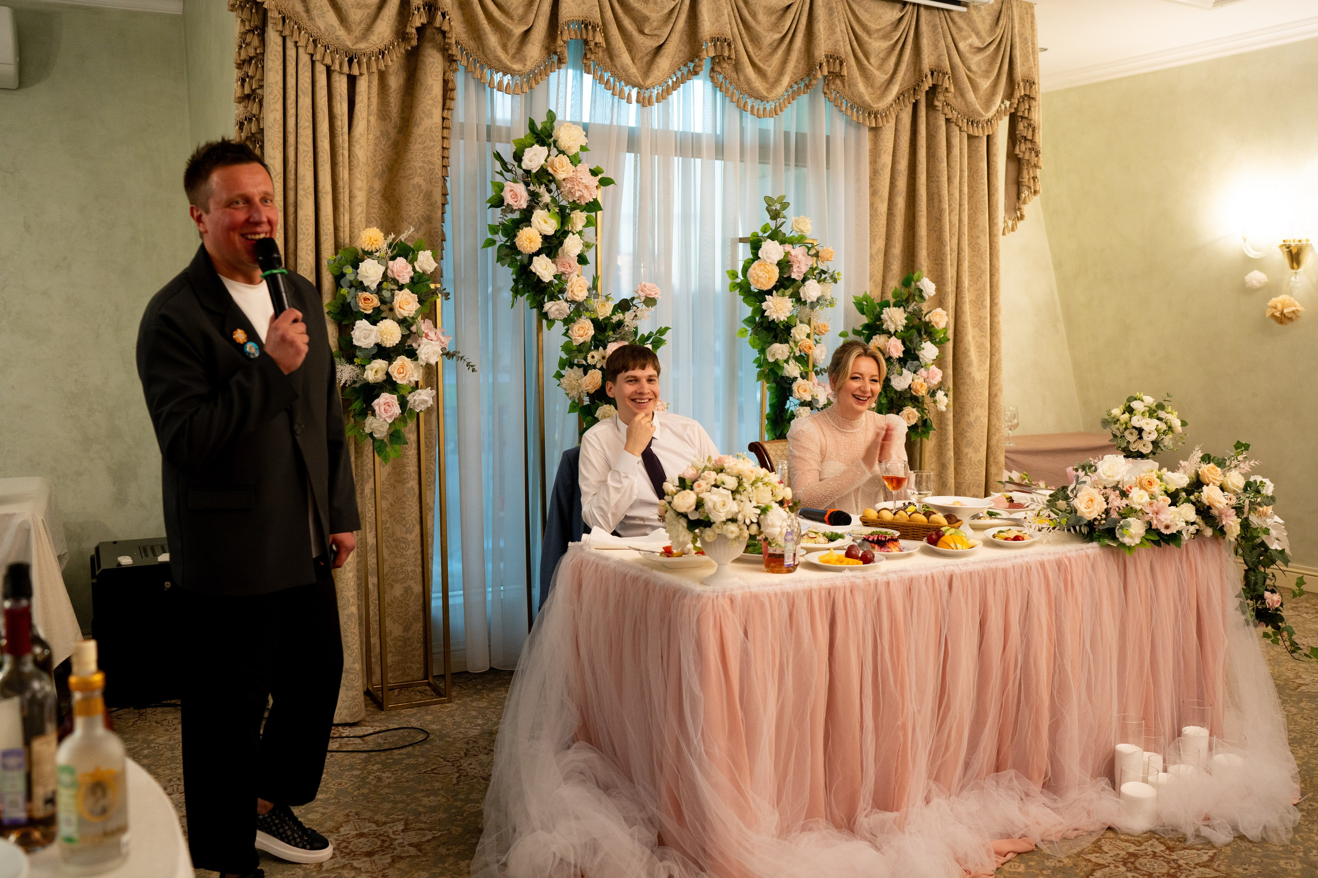 Ведущий Москва. Ведущий на свадьбу в Москве Зубков Алексей