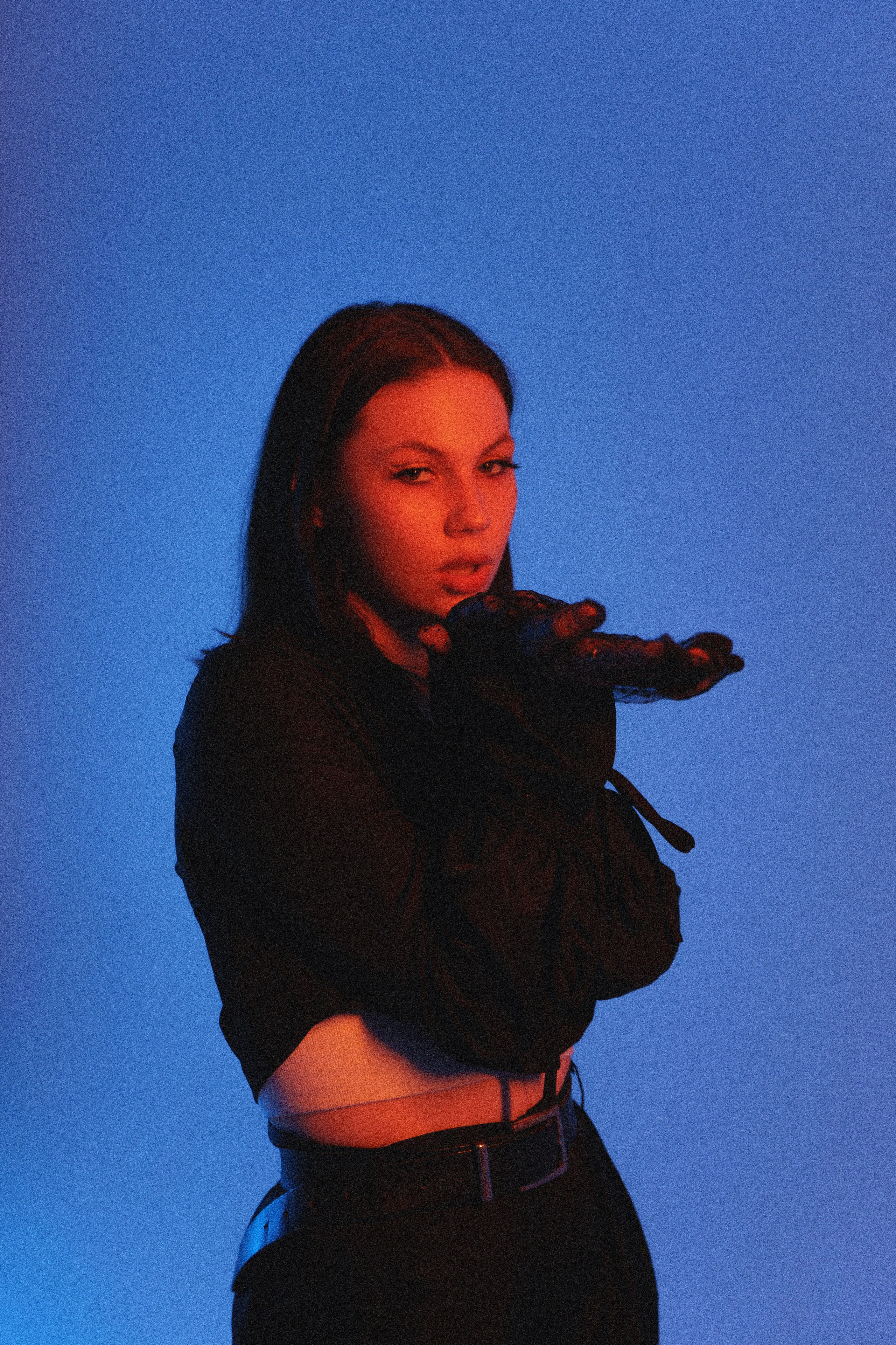 Цветной свет и Соня. Фотограф Надежда Погребняк | Рязань | Москва