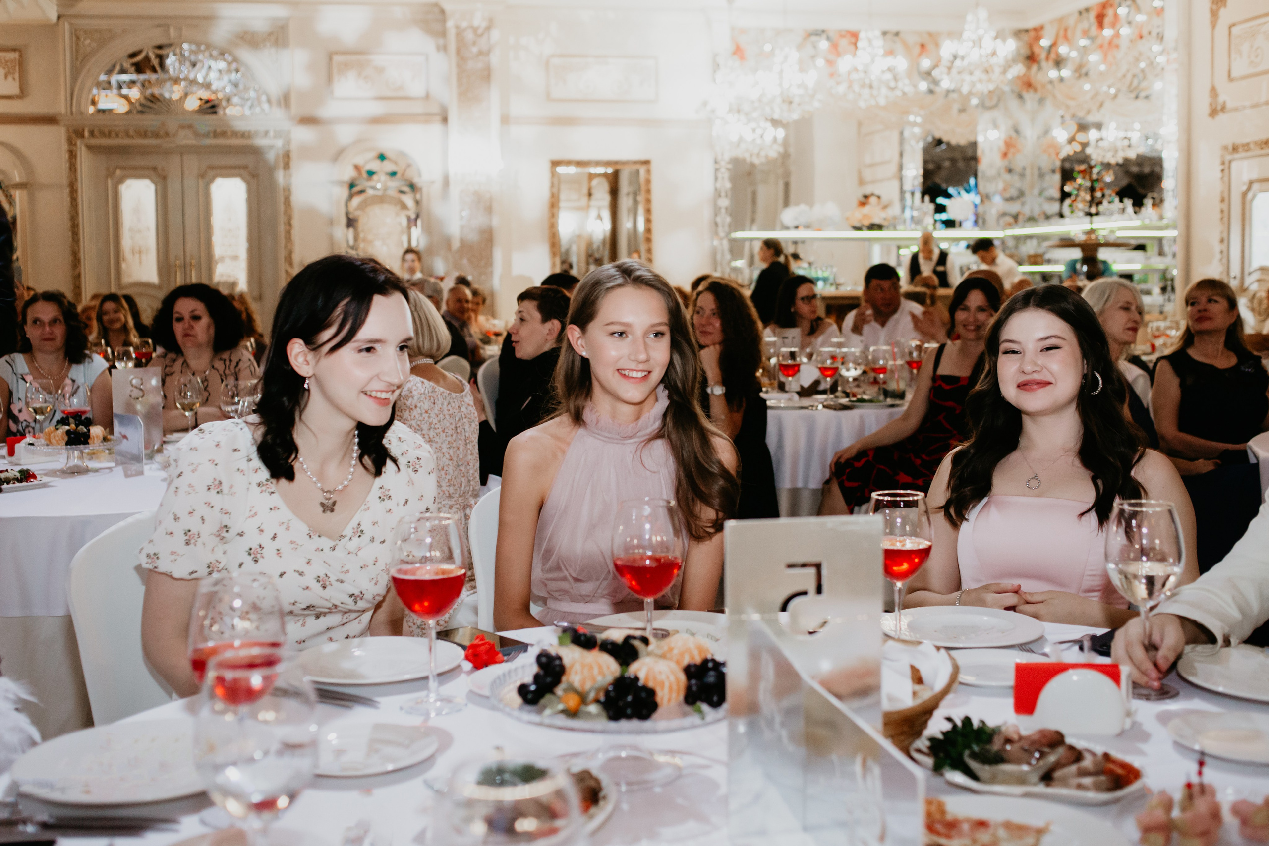 Выпускной. 11 лицей. Фотограф в Челябинске Ополихина Анна