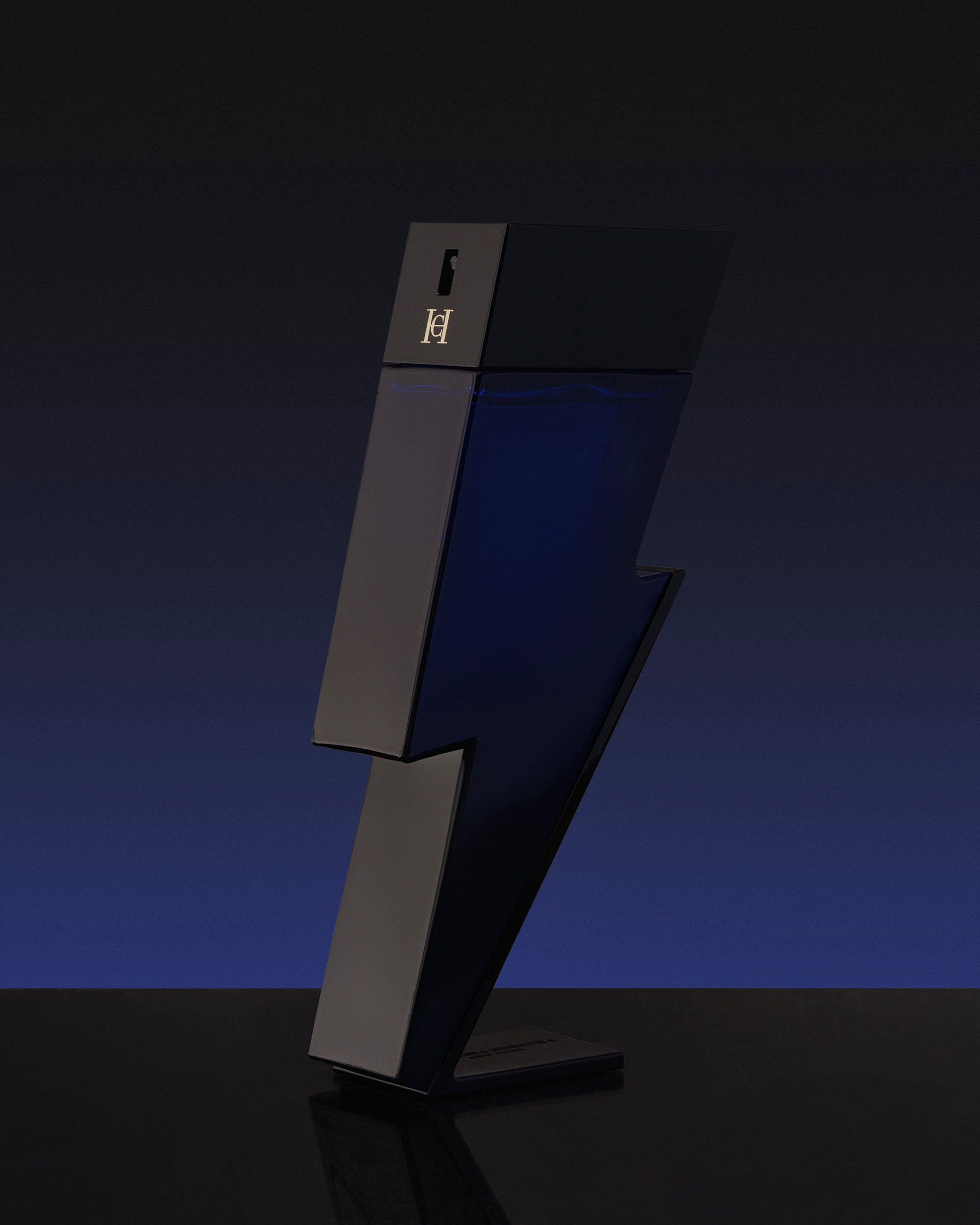 Предметная съемка для ароматов от Carolina Herrera. Бьюти и предметный фотограф в Москве Светлана Грачева