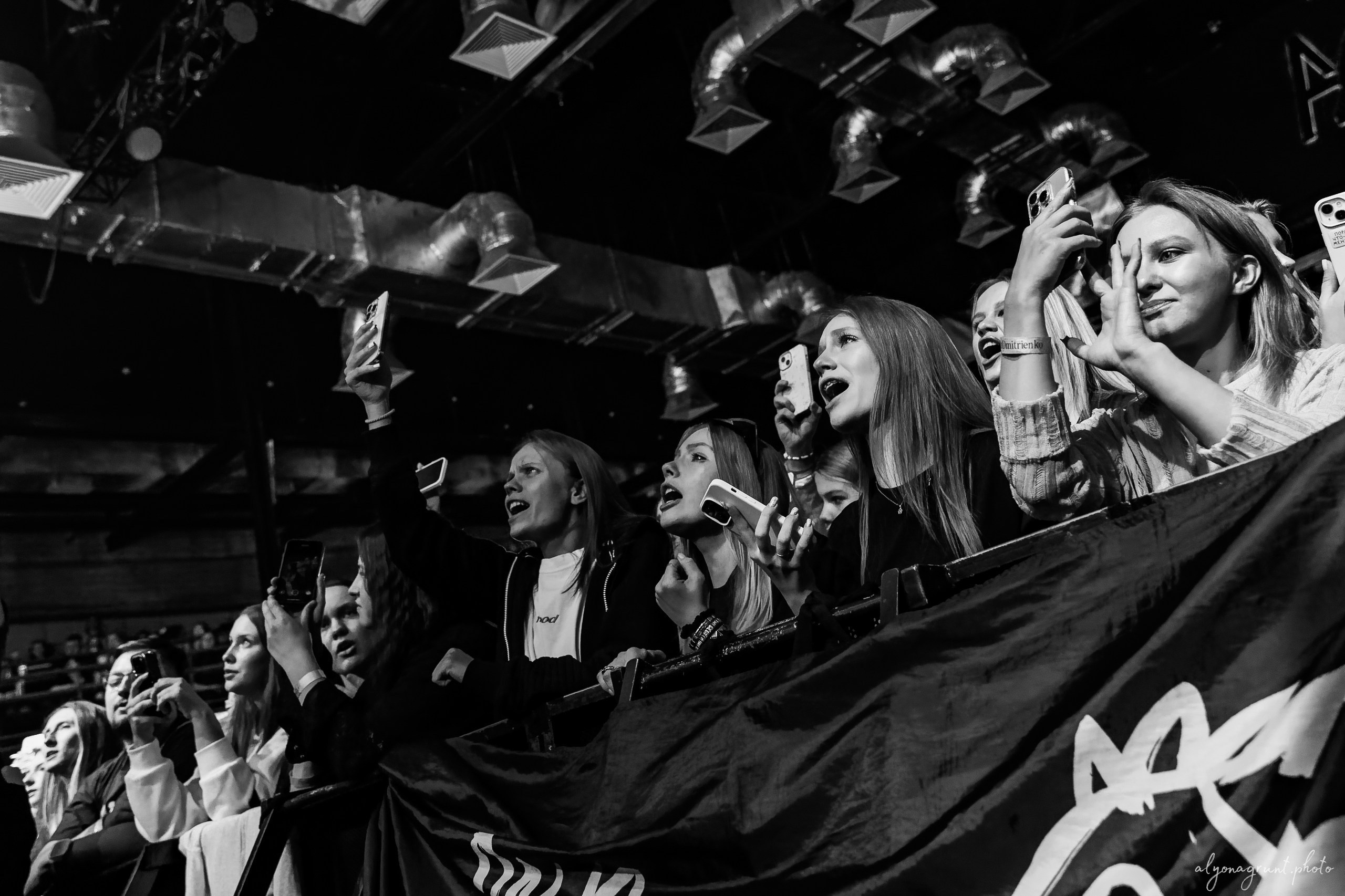 Ваня Дмитриенко, фоторепортаж СПб, A2, 23.10.2025. Алена Адрианова: фотограф в Санкт-Петербурге