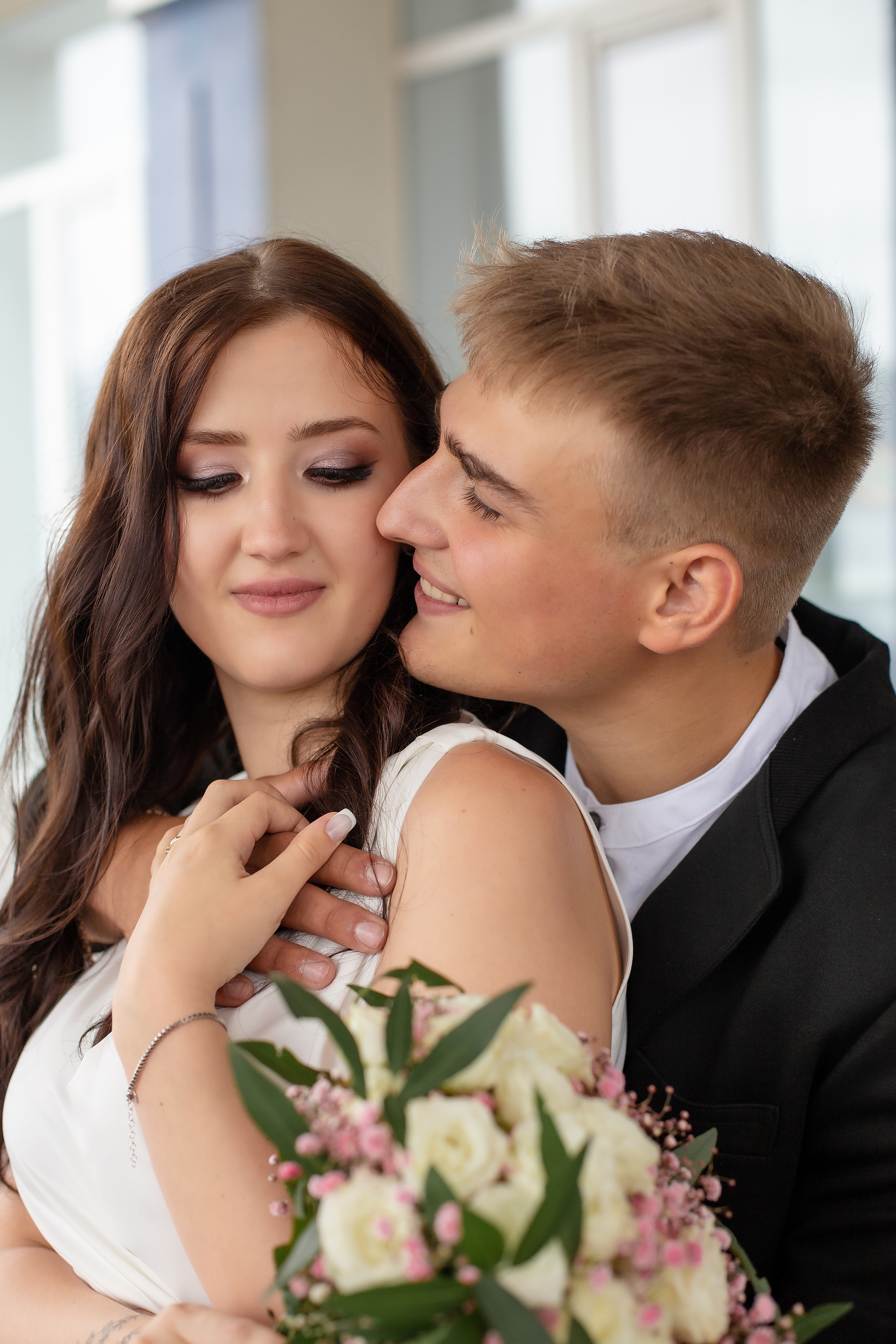 Эвелина и Георгий. В загсе. Фотограф в Калининграде Решетникова Алина