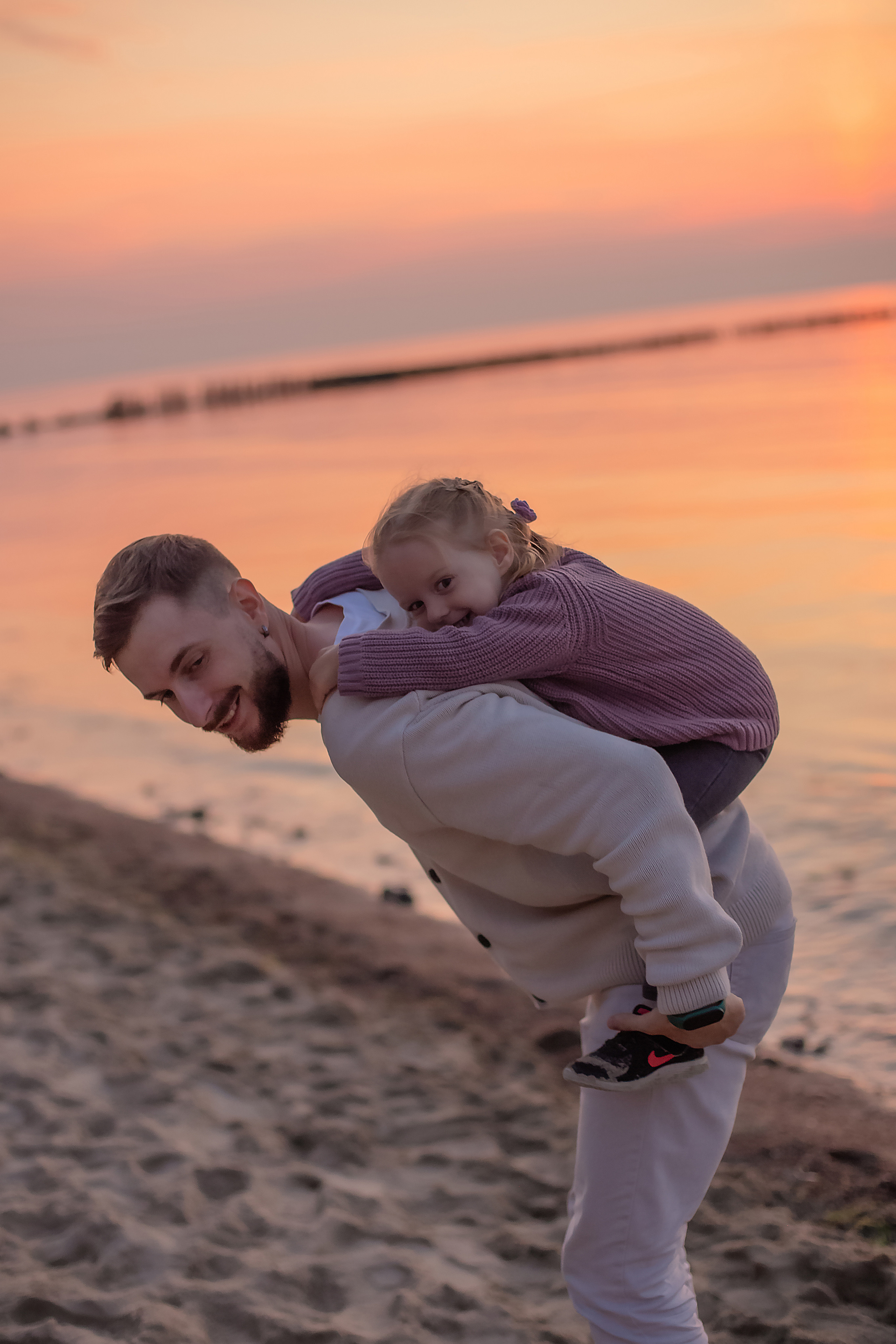 Вера, Дима и Лилия. Закат в Зеленоградске. Фотограф в Калининграде Решетникова Алина