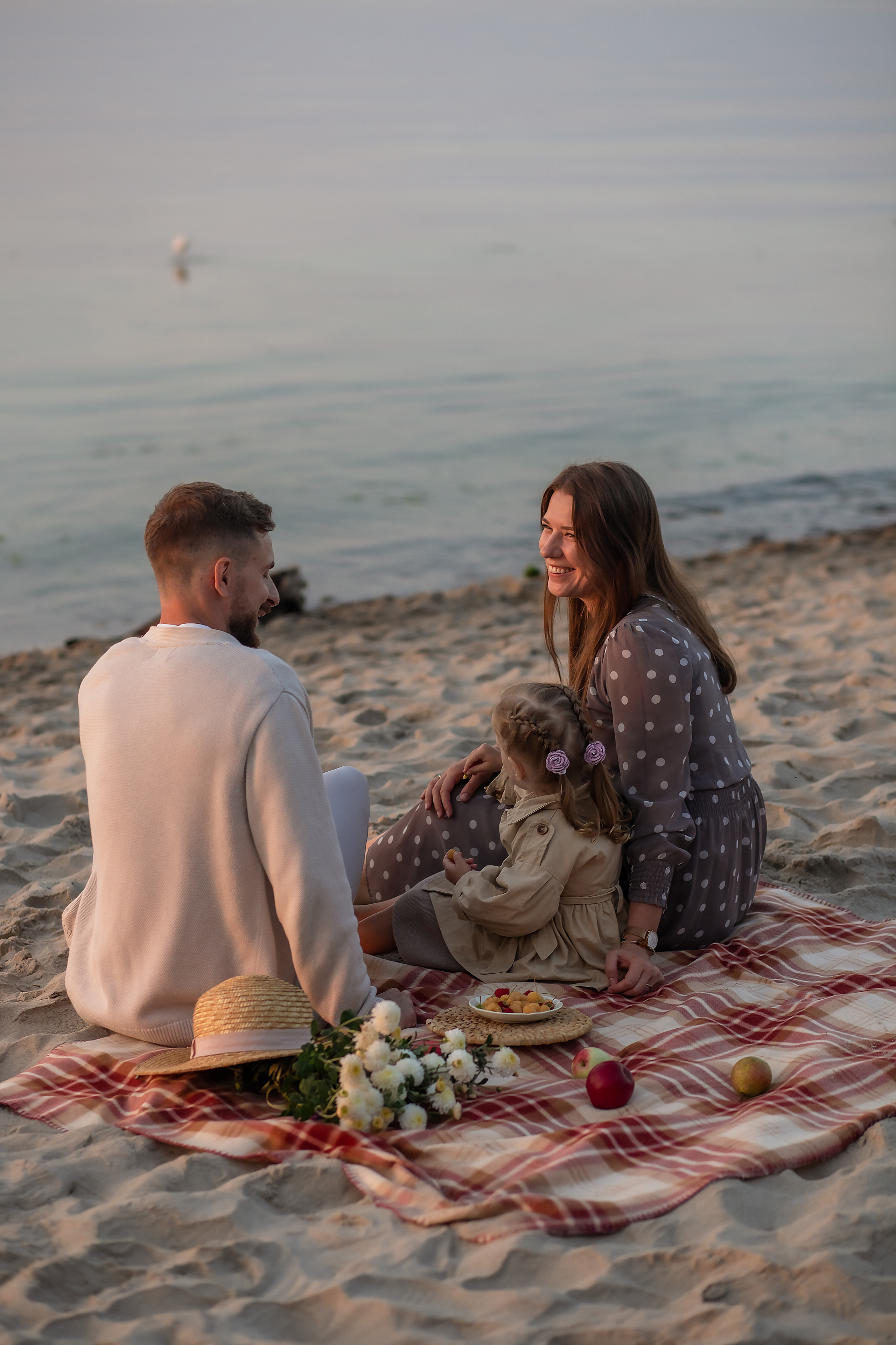 Вера, Дима и Лилия. Закат в Зеленоградске. Фотограф в Калининграде Решетникова Алина