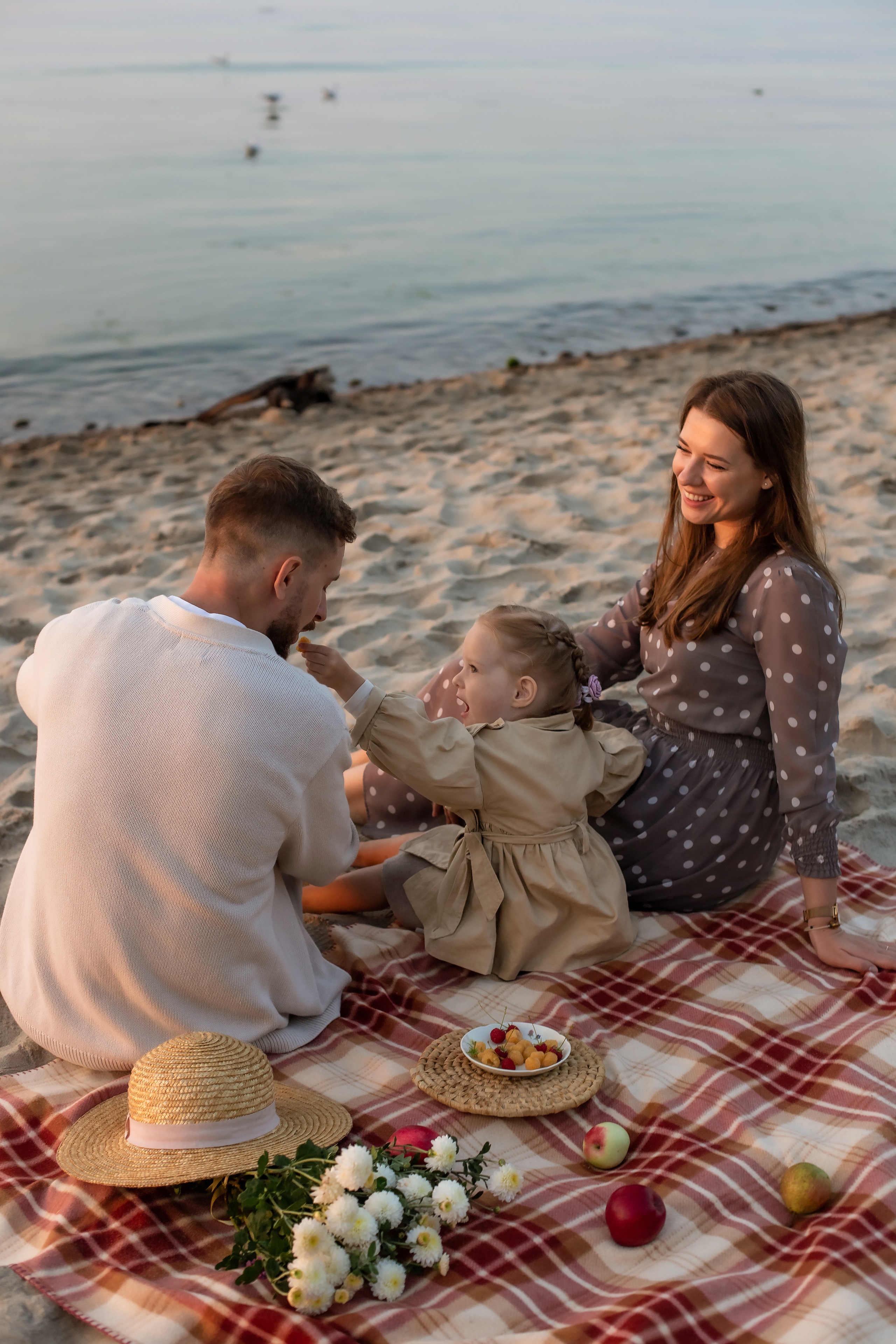 Вера, Дима и Лилия. Закат в Зеленоградске. Фотограф в Калининграде Решетникова Алина