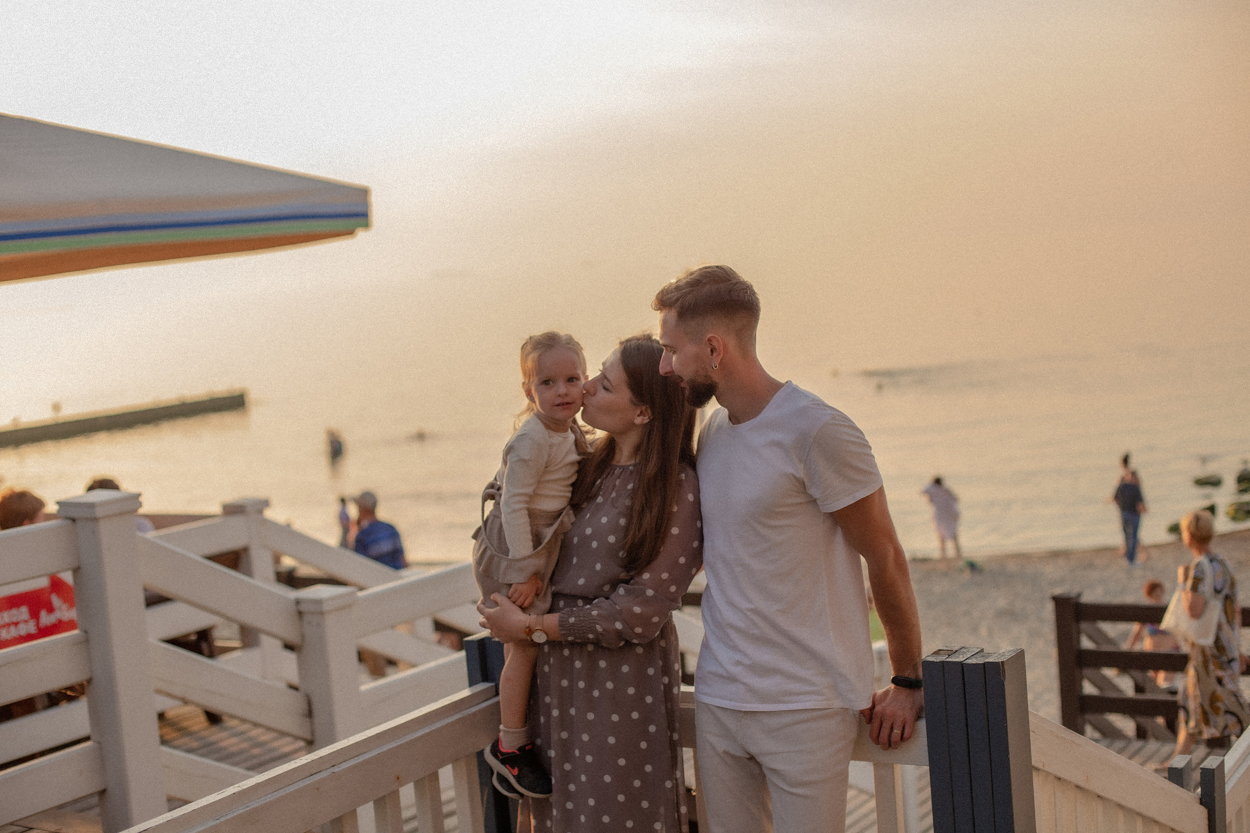Вера, Дима и Лилия. Закат в Зеленоградске. Фотограф в Калининграде Решетникова Алина
