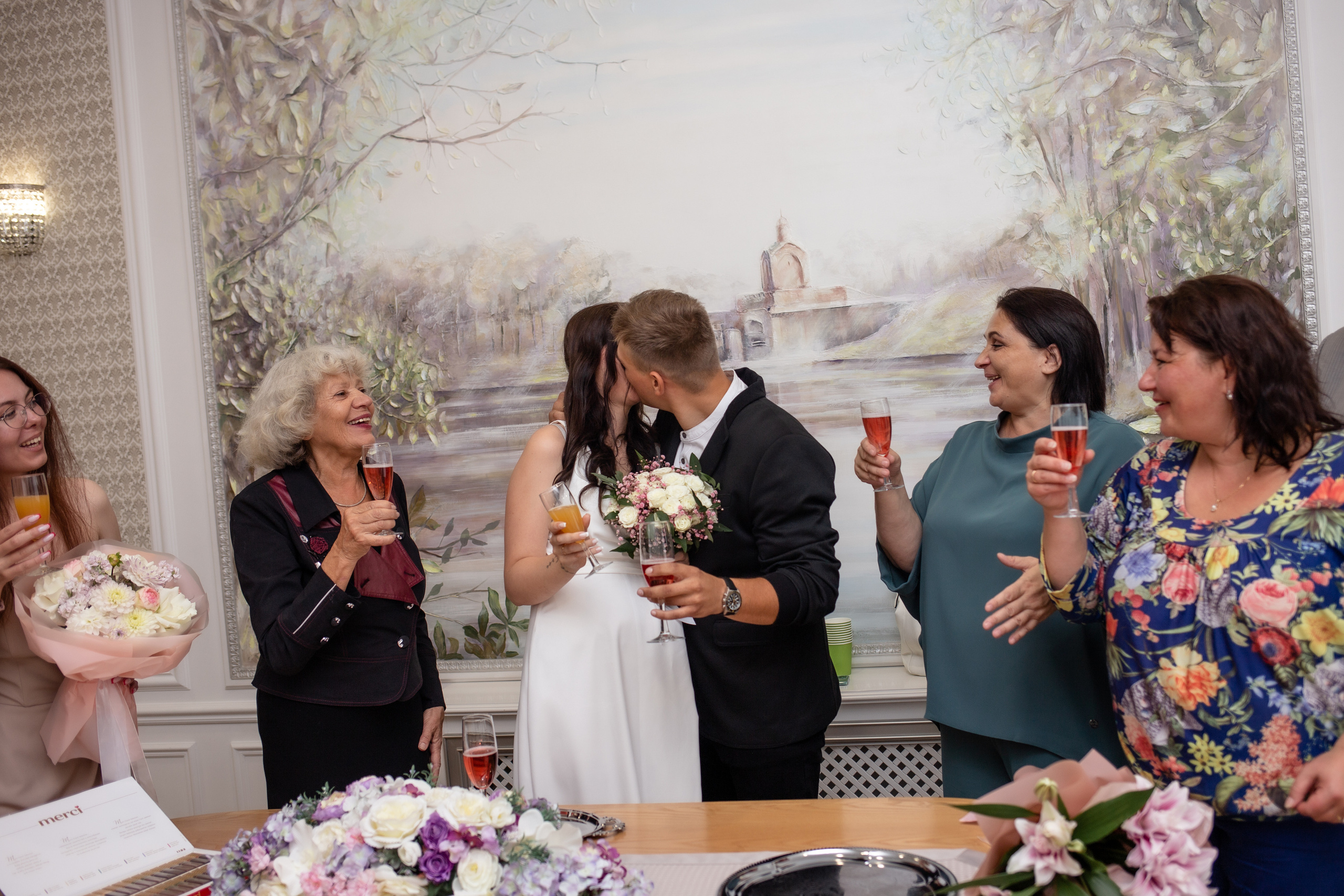 Эвелина и Георгий. В загсе. Фотограф в Калининграде Решетникова Алина