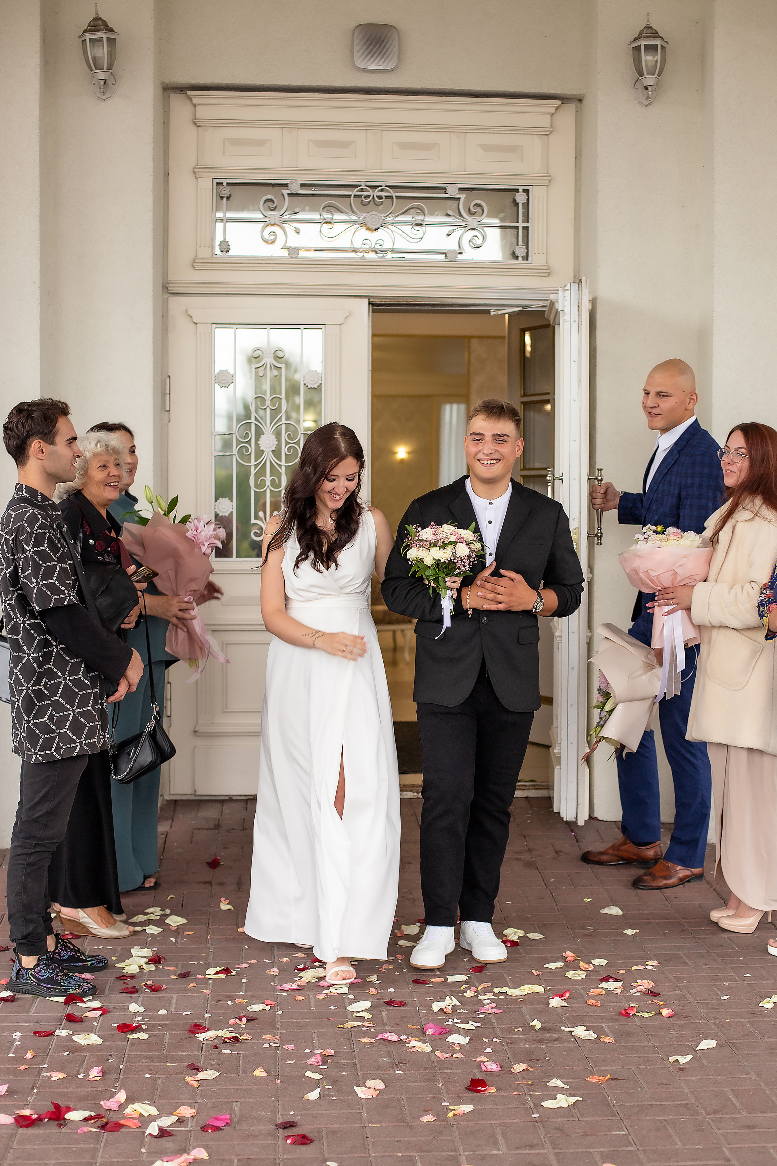 Эвелина и Георгий. В загсе. Фотограф в Калининграде Решетникова Алина