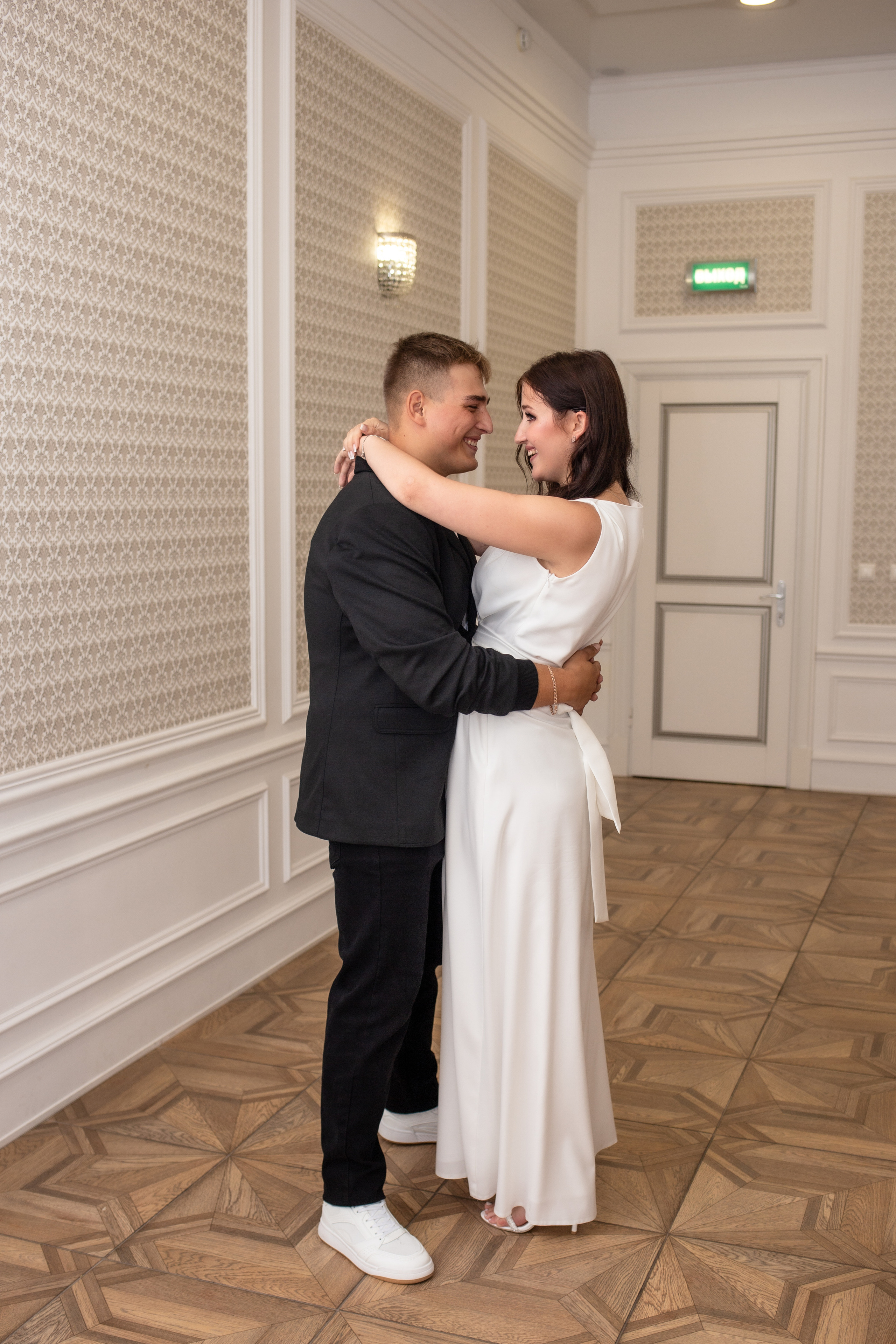 Эвелина и Георгий. В загсе. Фотограф в Калининграде Решетникова Алина