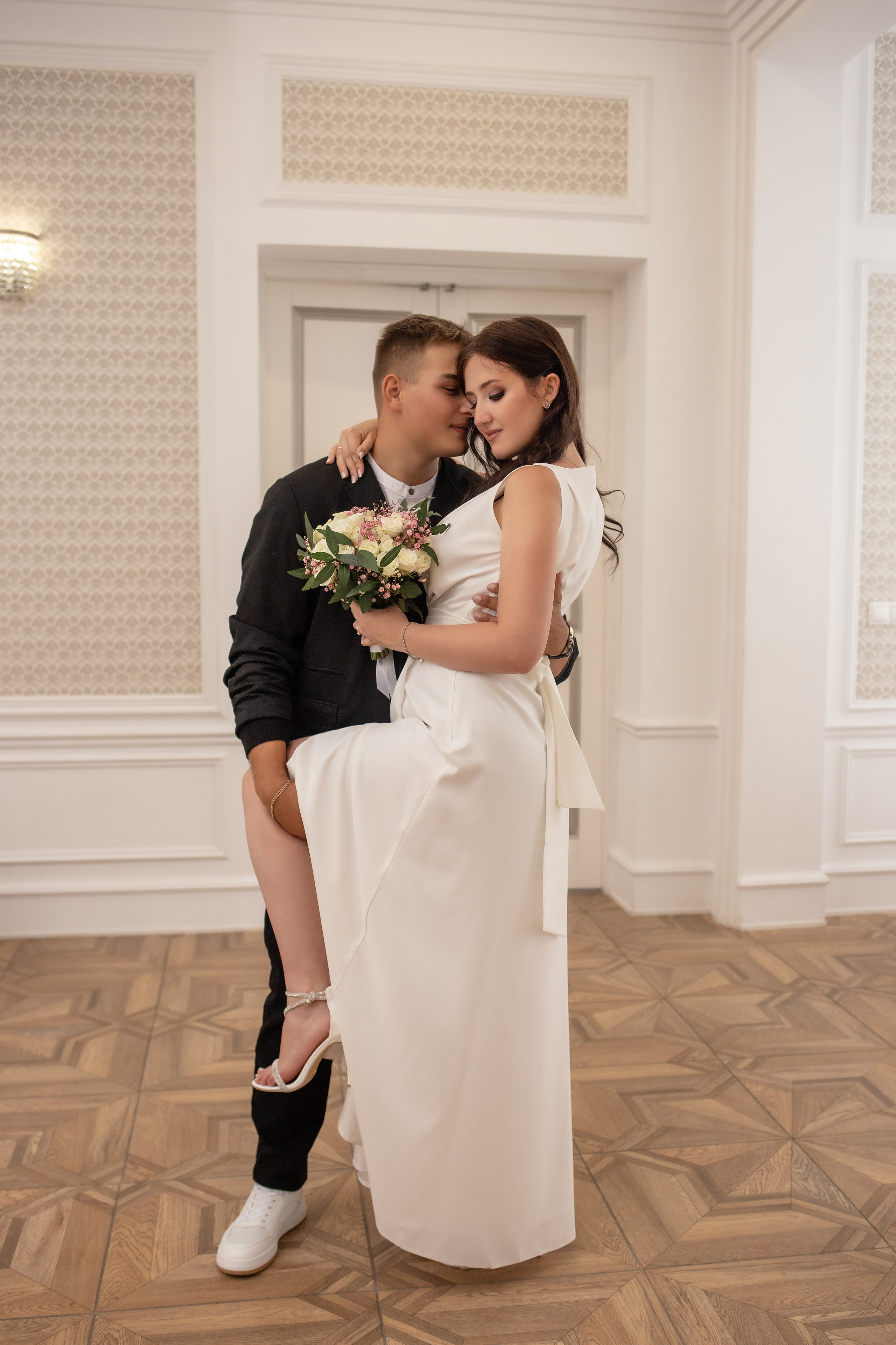 Эвелина и Георгий. В загсе. Фотограф в Калининграде Решетникова Алина