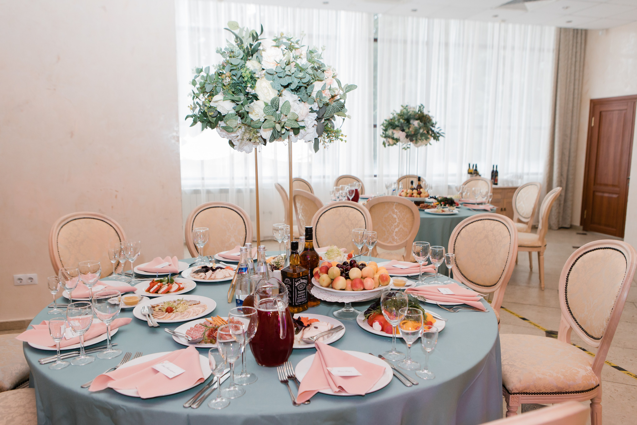 Свадебная фотосъемка Михаила и Ольги. День нашей свадьбы. Видеосъемка и фотосъемка свадеб. Фотограф и оператор на свадьбу. Видеосъемка подкастов, собственная видео-фотостудии. Предметная фотосъемка