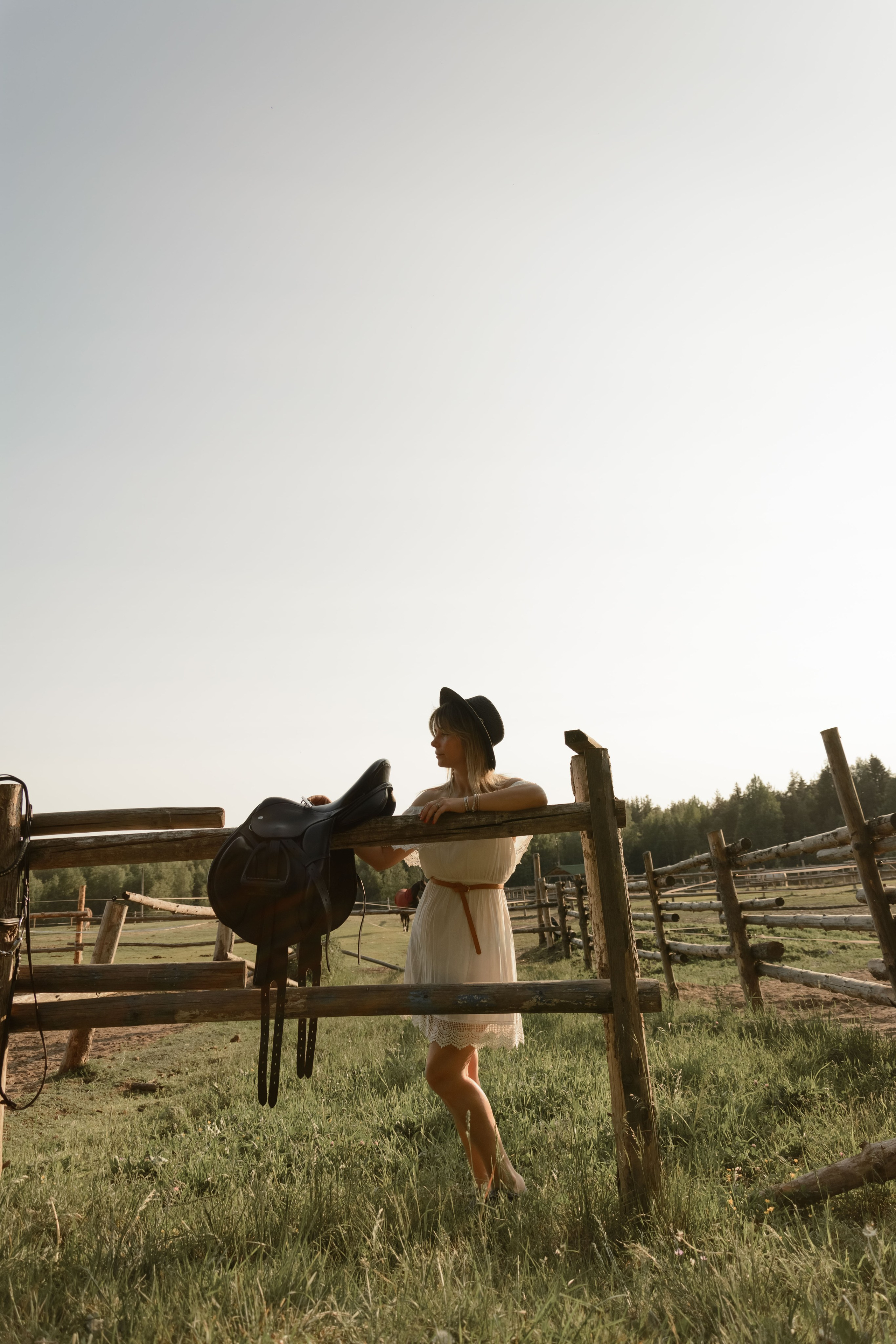 Анна. Женский портрет на конюшне. Портретный фотограф в Санкт-Петербурге Наталья Родионова