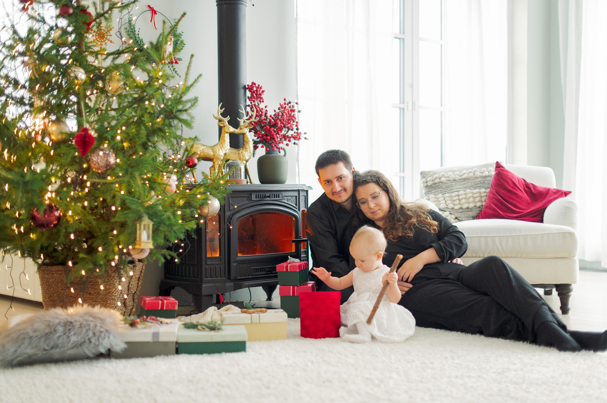 Семейная новогодняя фотосессия в студии. Семейный и свадебный фотограф в Санкт-Петербурге Гришин Юрий