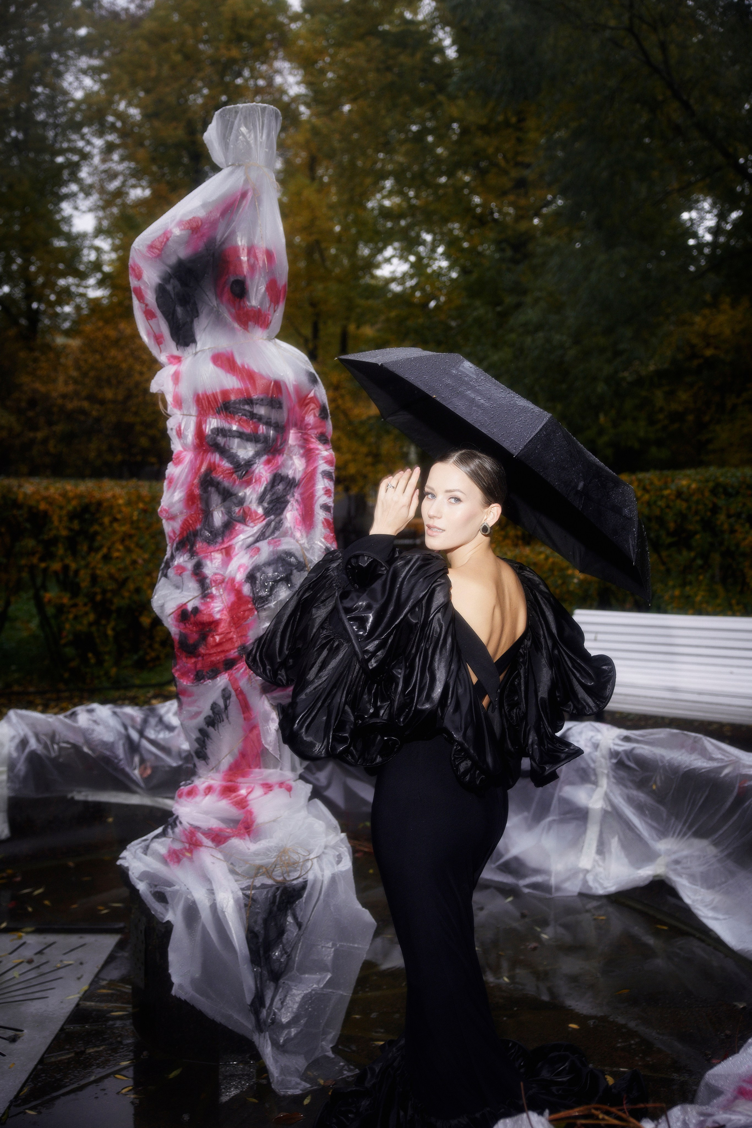 уличная съемка  съемка девушки в нарядном праздничном платье в студии фотограф питер санкт-петербург женский портрет женская портретная съемка 