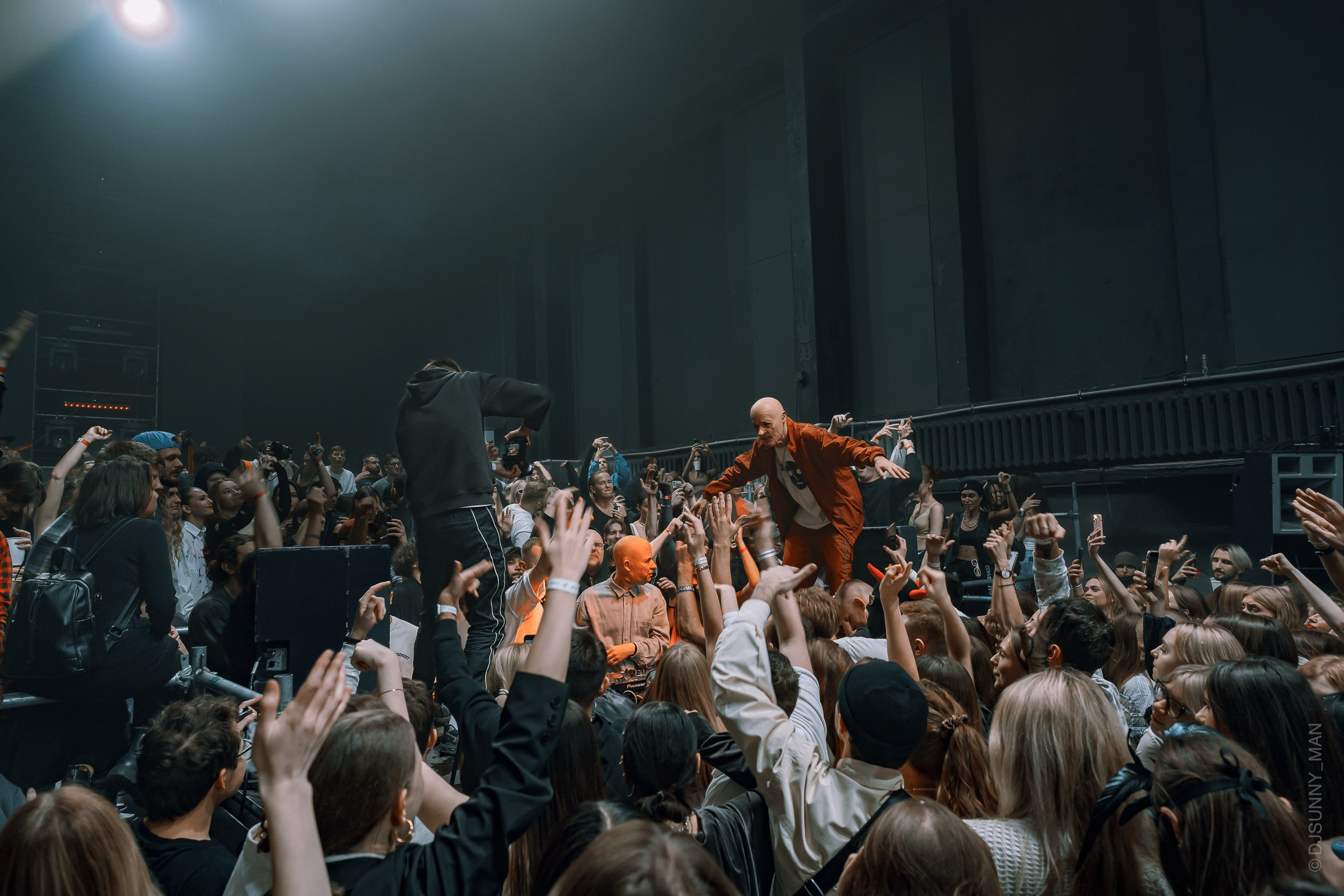 Metro Gorkovskaya ЦЕХ. Sunnyman