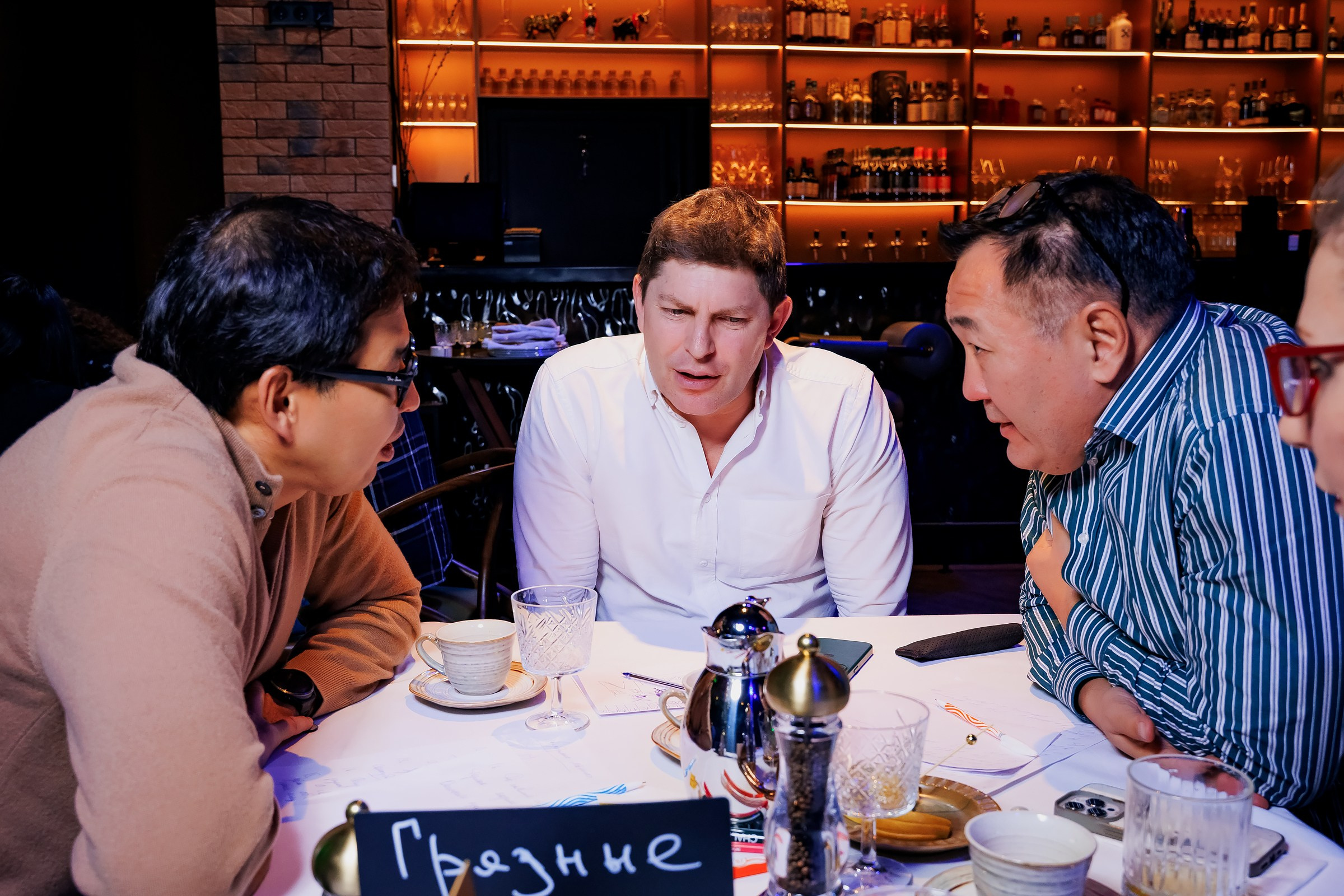 Вокруг Света за 60 Секунд-Sunset Meat Restaurant. Репортажный фотограф в Алматы Каюпов Сержан