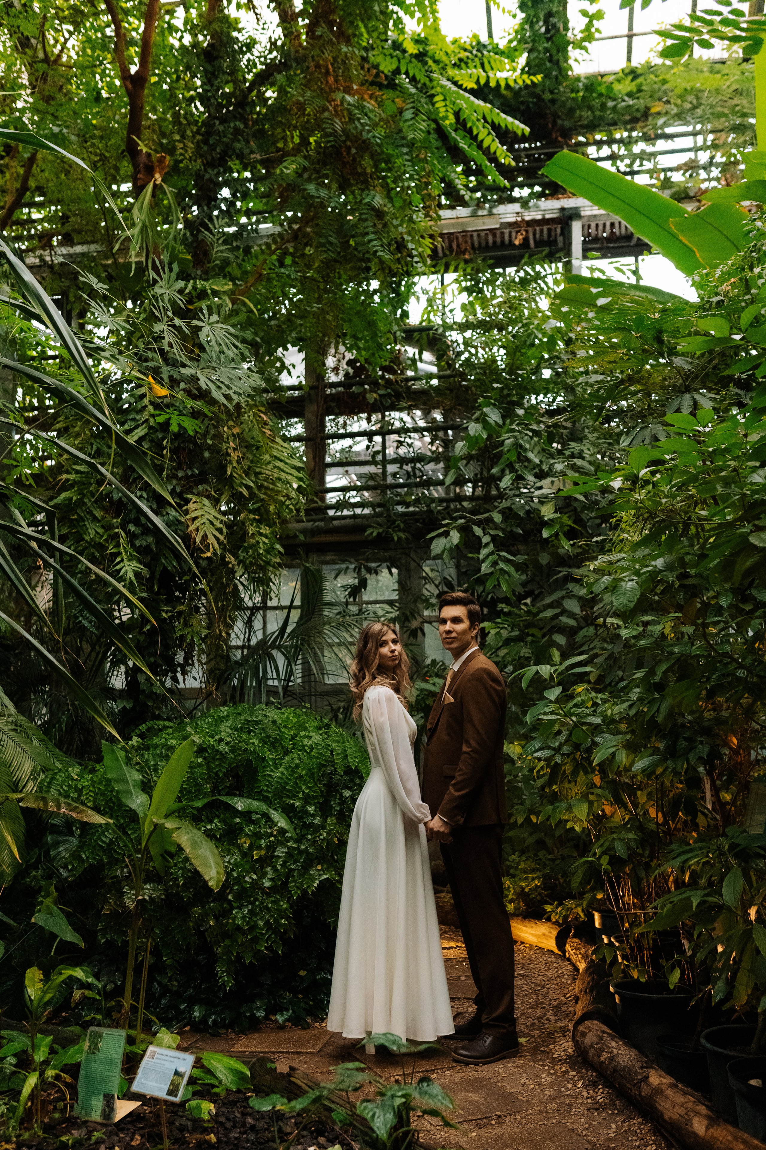 Свадебная фотосессия в оранжерее, Москва. Свадебный фотограф в Москве Анна Полушина