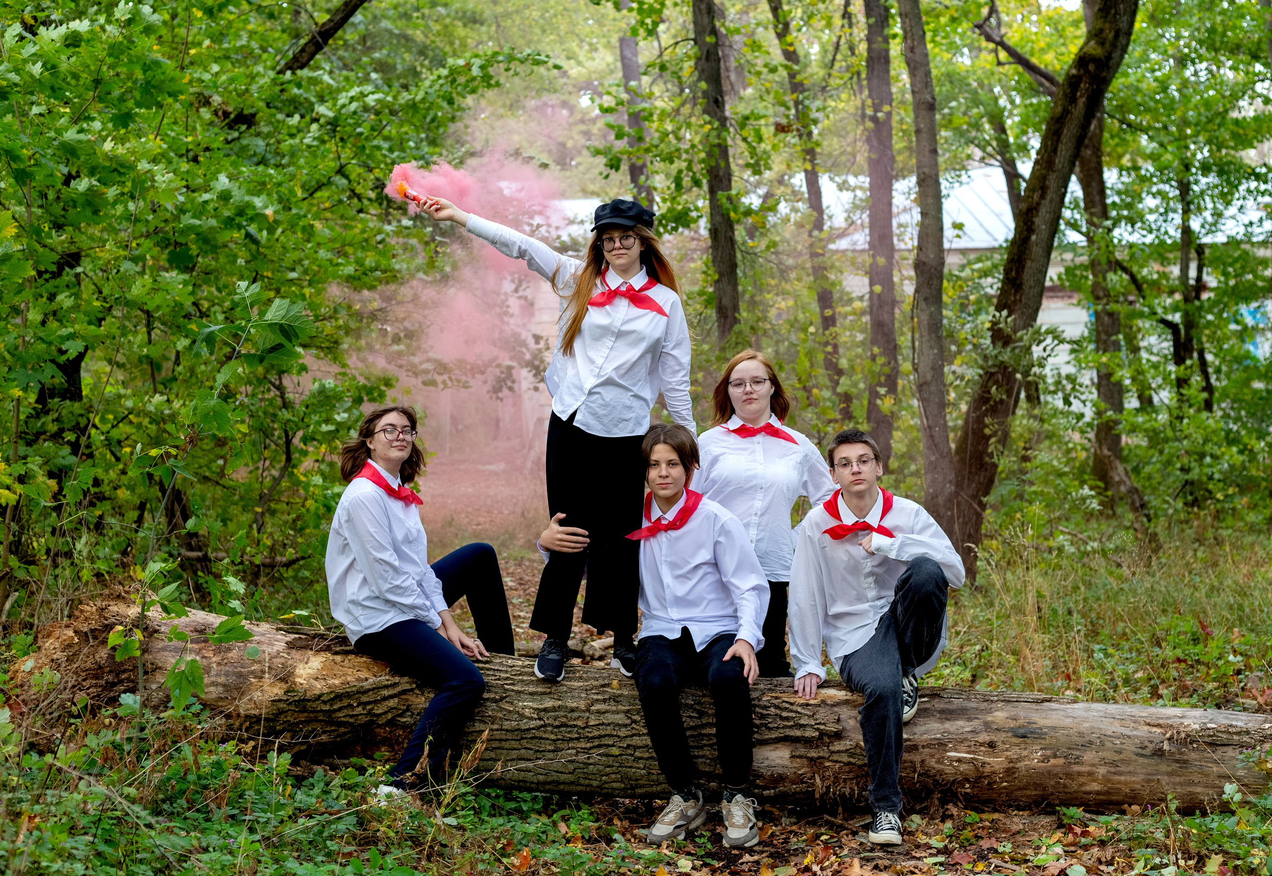 Пионеры заброшенная лесная школа, 9Б — школа 92. Выпускные альбомы Воронеж от Веры Соколовой