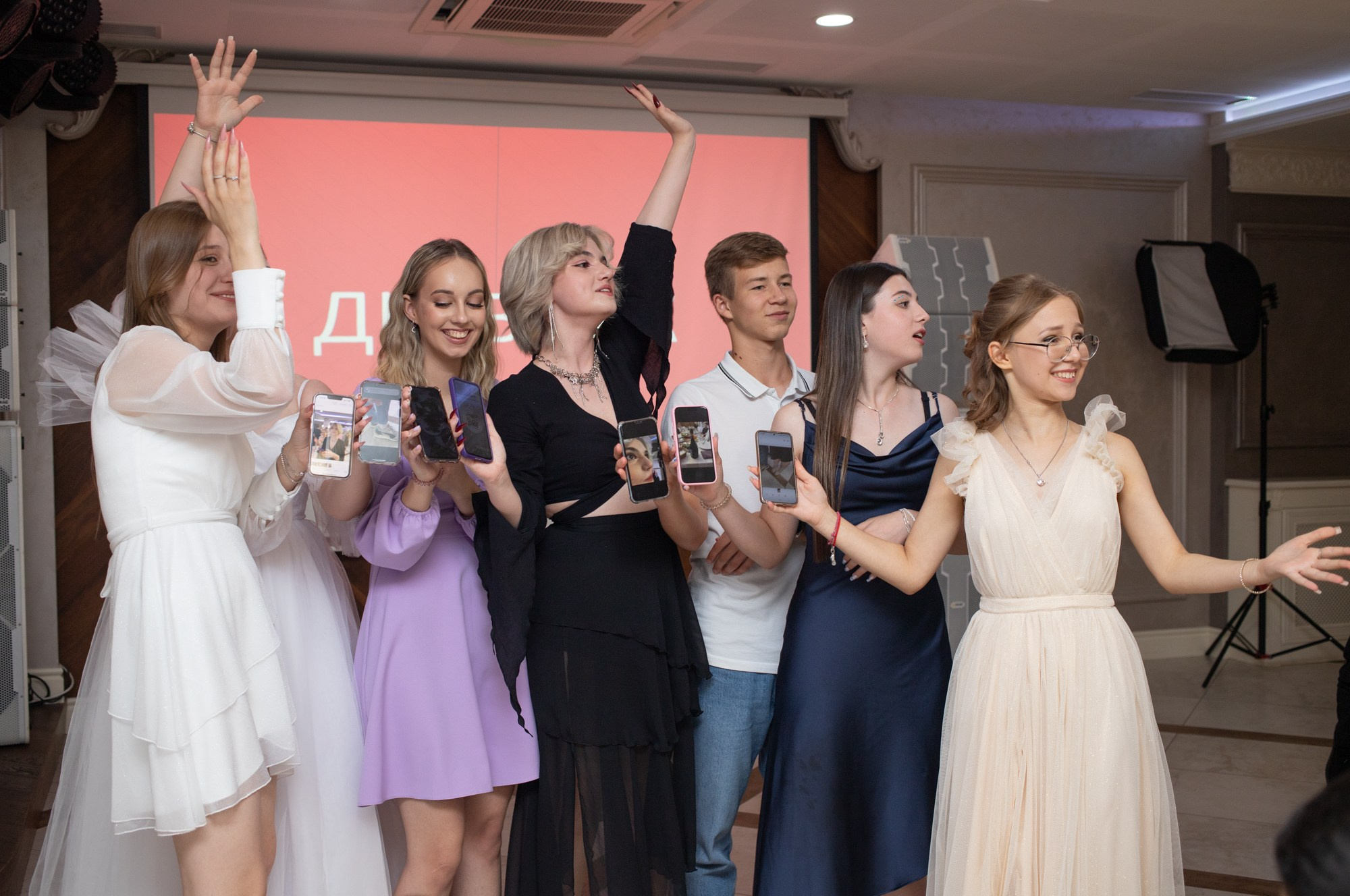 Выпускной 9-й класс. Репортажный, промышленный и маркетплейс-фотограф Дмитрий Чернат