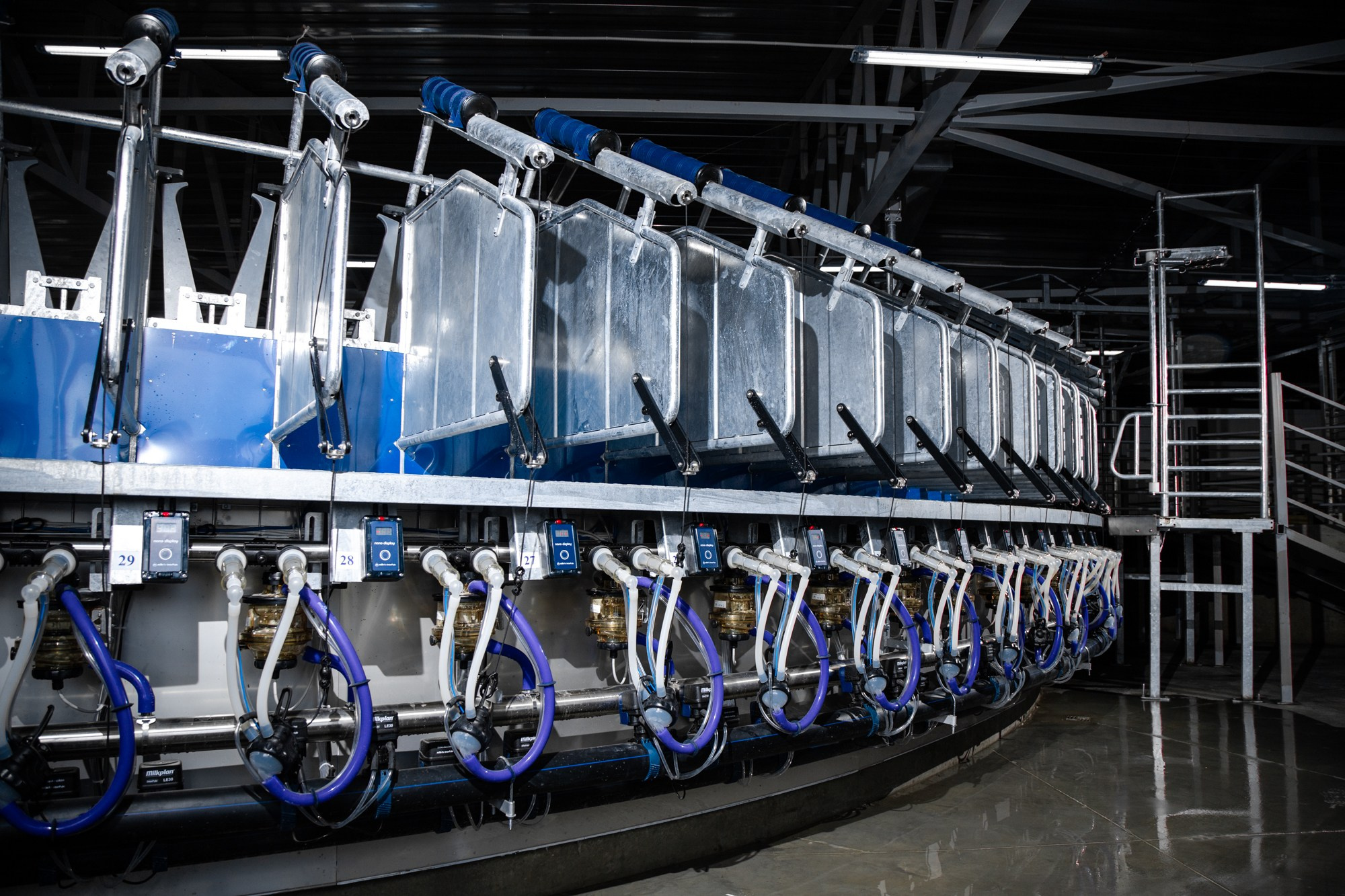 Съёмка для фирмы «Биотон». Репортажный, промышленный и маркетплейс-фотограф Дмитрий Чернат