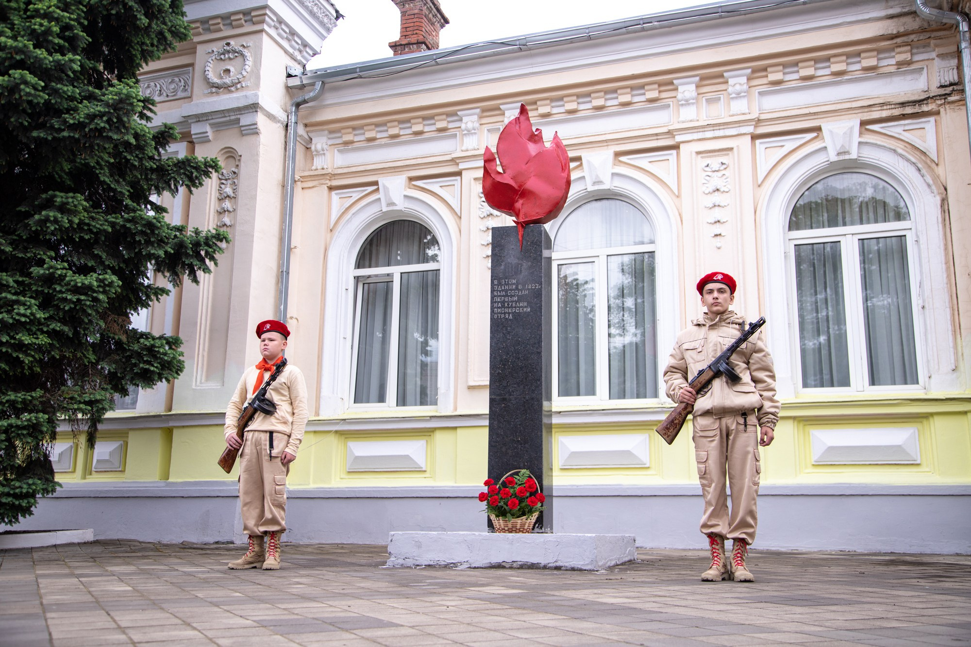 100-летие пионерии. Репортажный, промышленный и маркетплейс-фотограф Дмитрий Чернат
