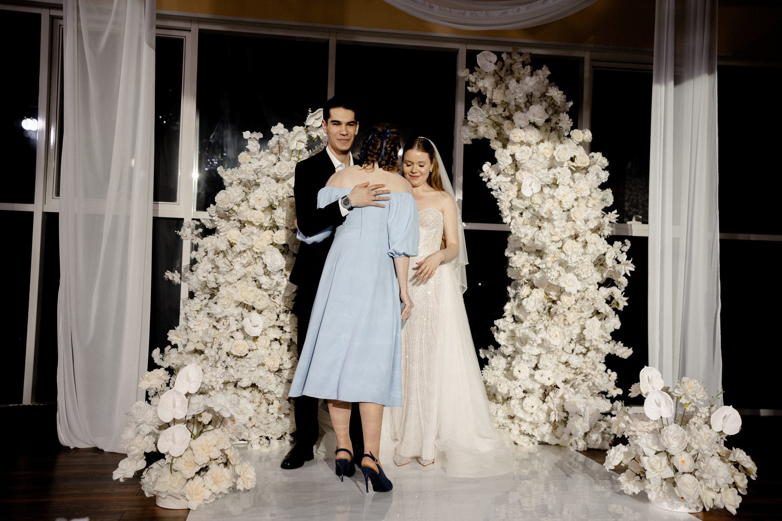 СВАДЕБНАЯ СЬЕМКА СБОРОВ В ОТЕЛЕ И ВЫЕЗД НА ЦЕРЕМОНИЮ (СНЯТО В СИБИРЕ В НИЖНЕВАРТОВСКЕ). Профессиональный фотограф, Санкт-Петербург — Виктория Богомолова