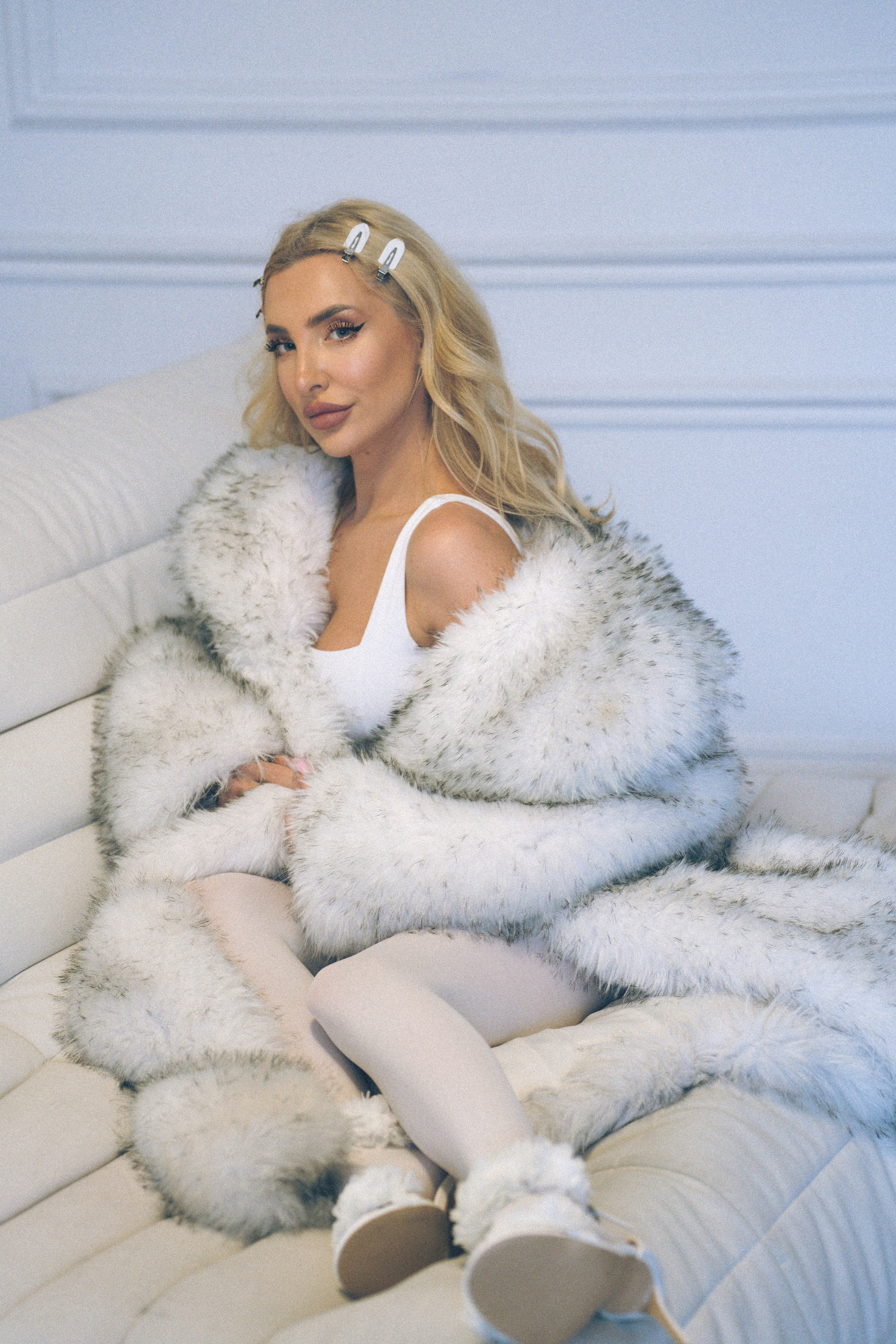 МИНИМАЛИЗМ В СТУДИИ НА ЧЕРНЫШЕВСКОЙ В СТУДИИ С БАЛКОНОМ. Профессиональный фотограф, Санкт-Петербург — Виктория Богомолова