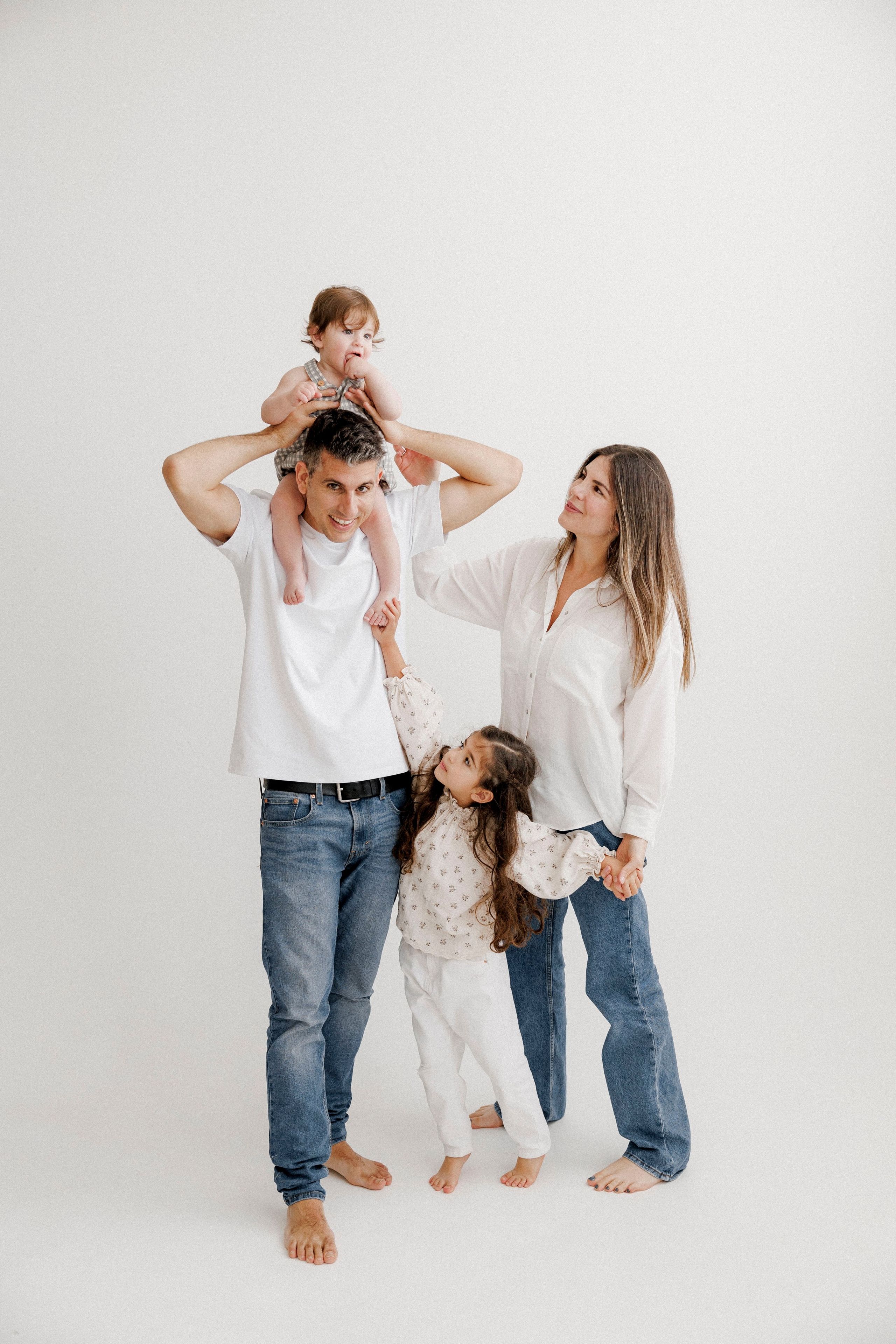 One year inside the White studio. Wedding and family photographer