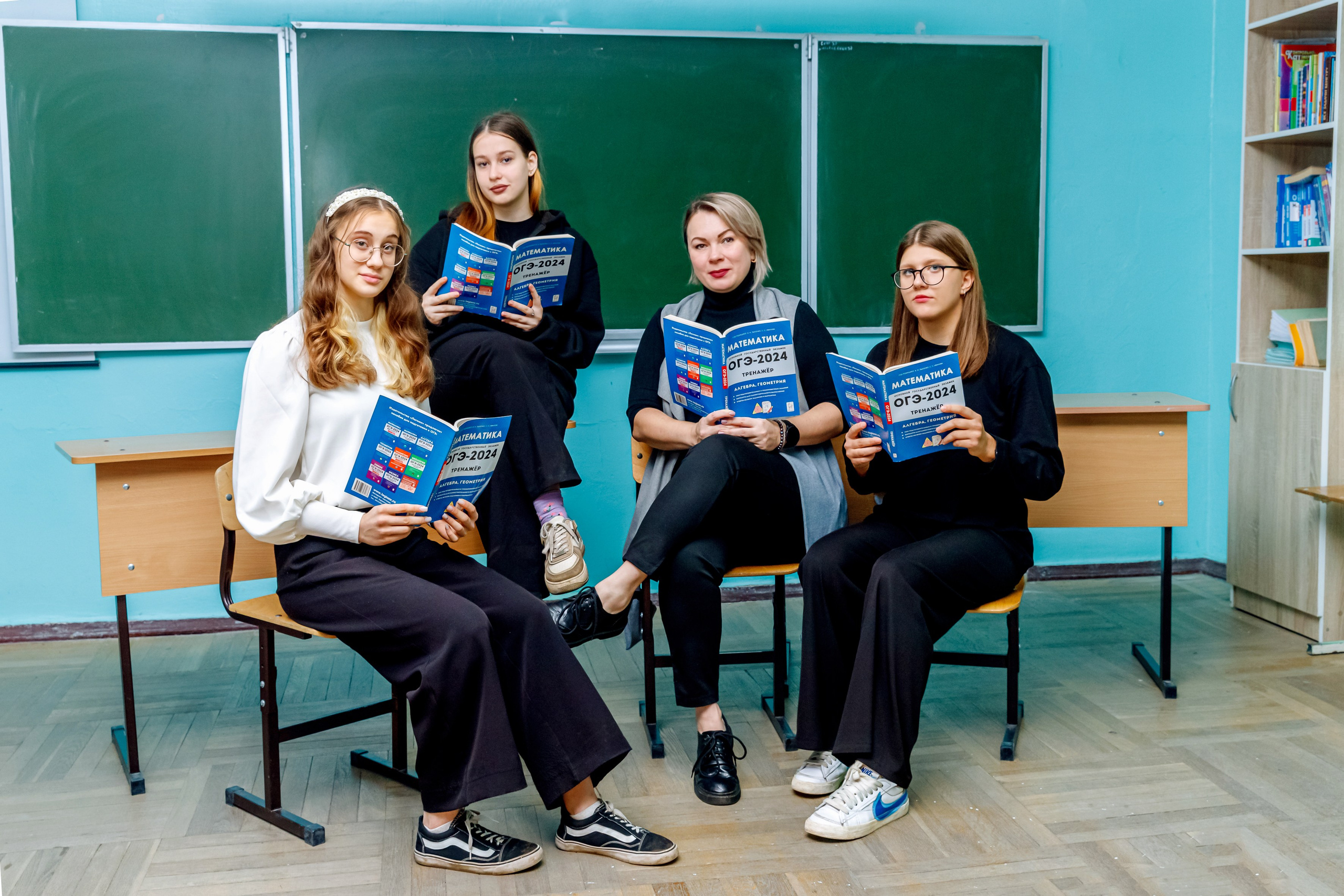 И В ШКОЛЕ ЕСТЬ ЖИЗНЬ. Марина Ушакова. Фотограф. Выпускные альбомы. г. Краснодар