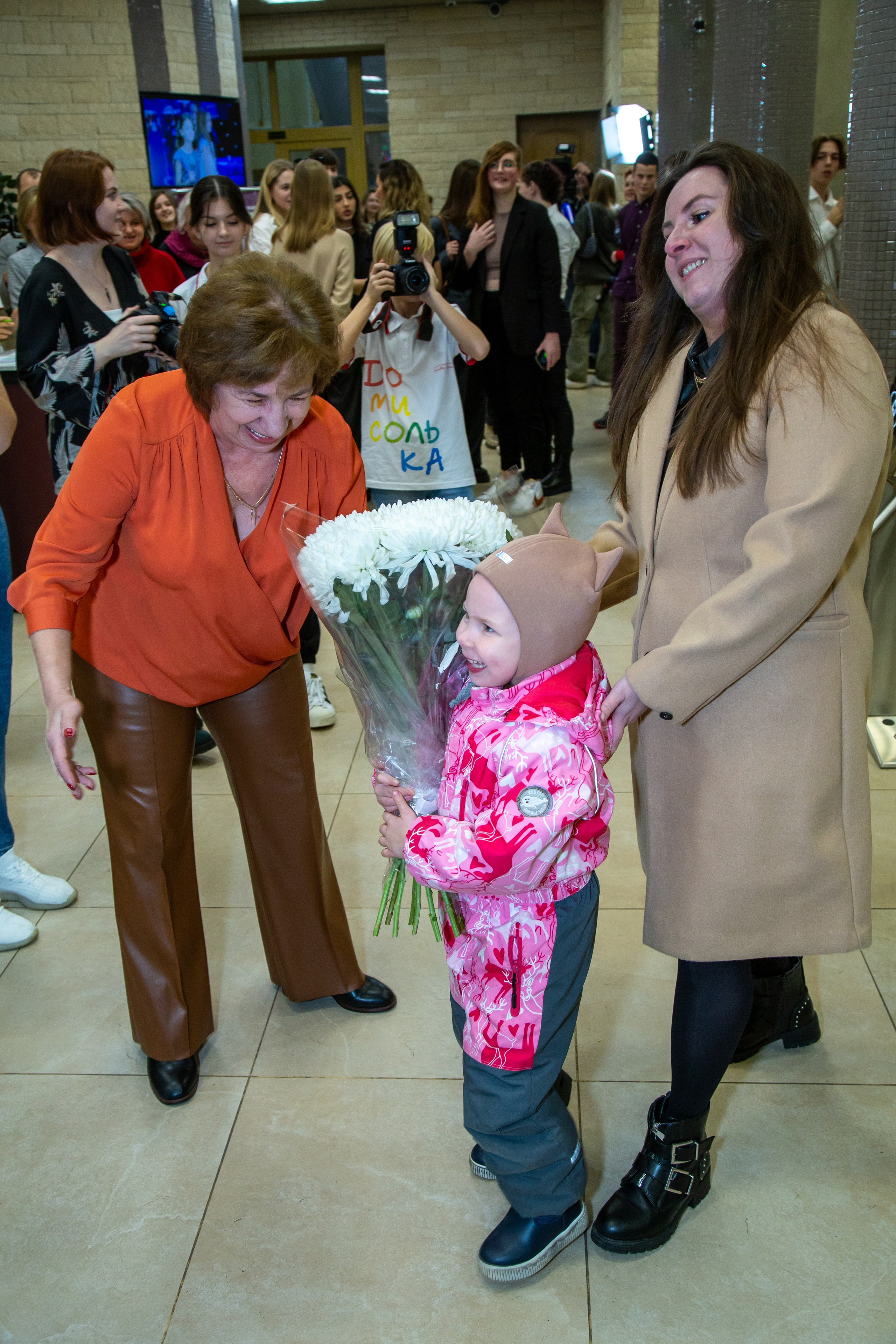 Репортажная съёмка для Домисольки на новый год. «Студия DRONAVT`s» — видеосъёмка и фотография г. Москва